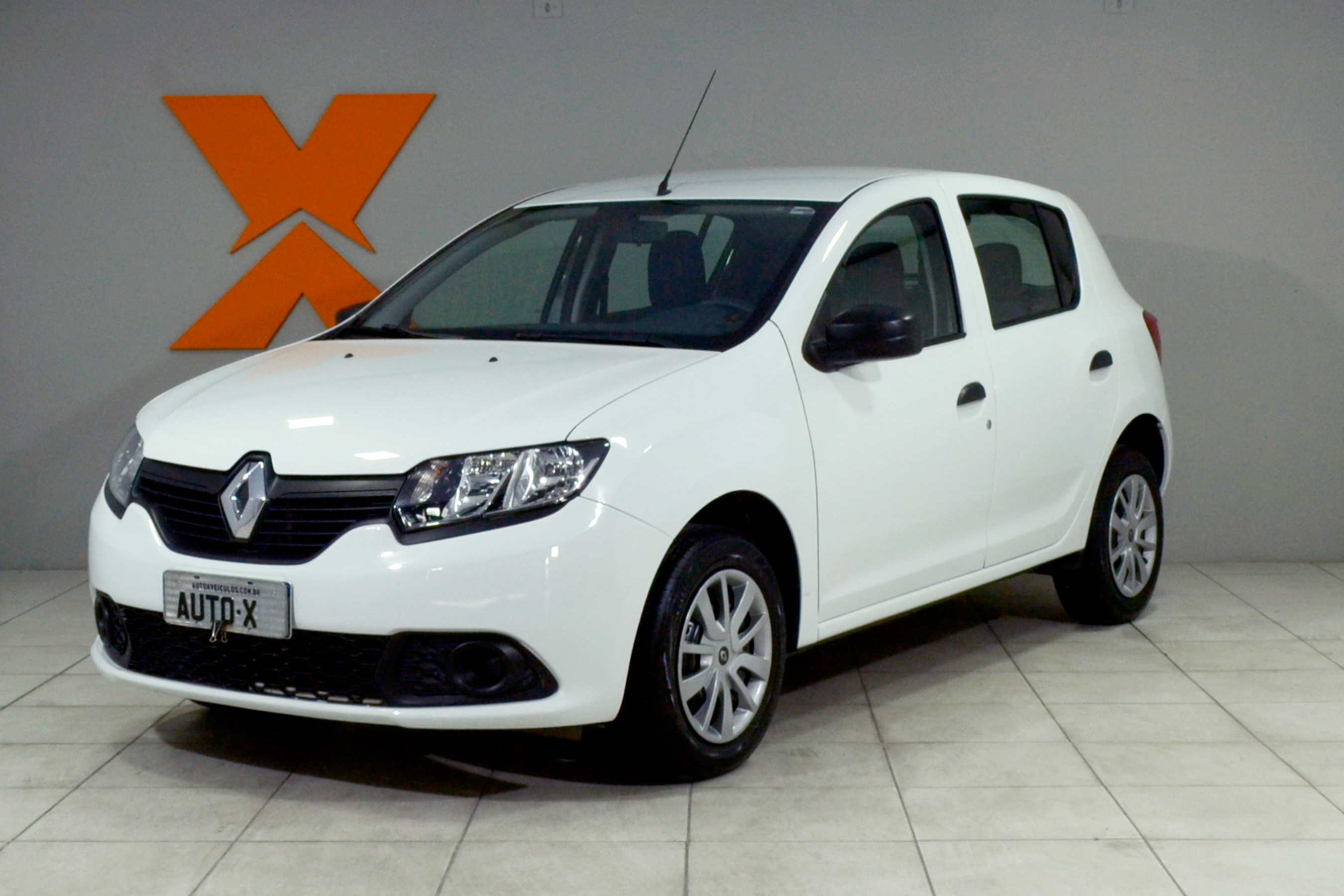 Renault SANDERO Authentique Flex 1.0 12V 5p Flex 4 portas, câmbio