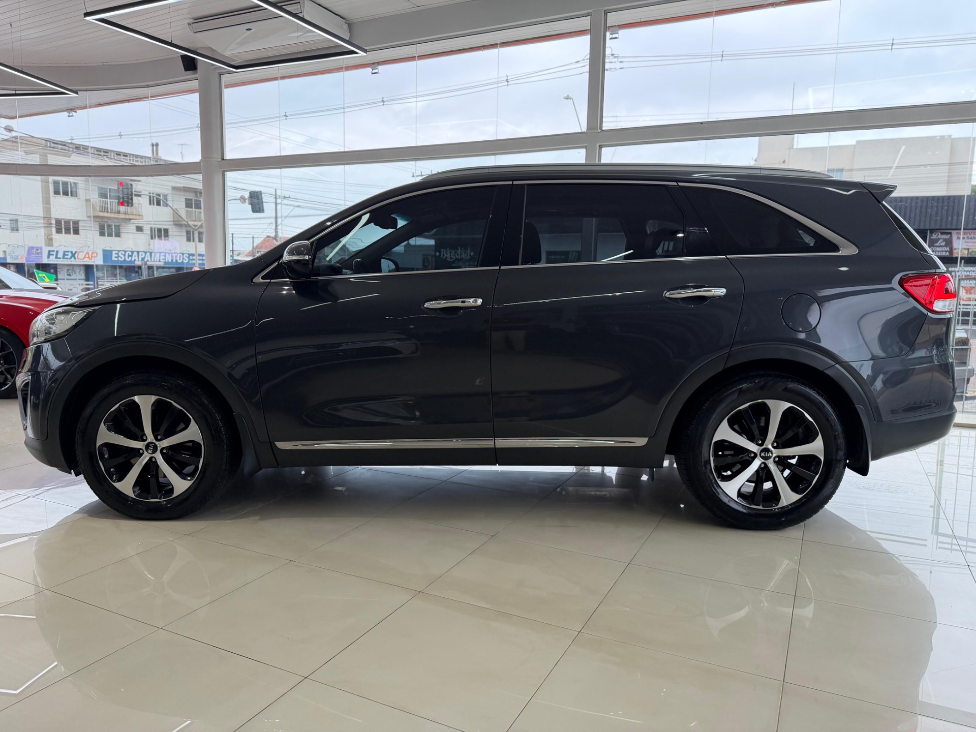 Kia Sorento 3.3 V6 24V 270cv 4X2 Aut. - foto 5
