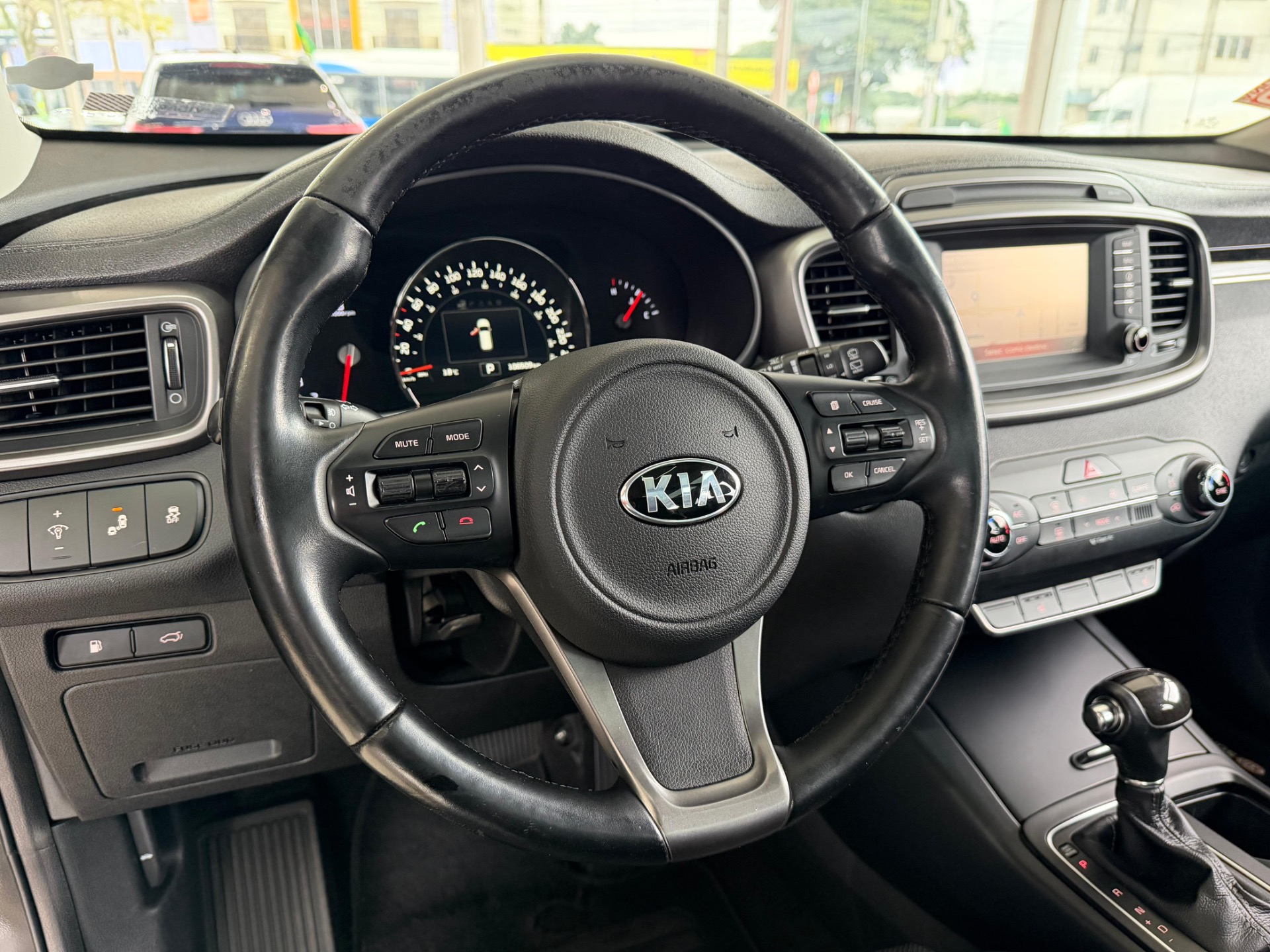 Kia Sorento 3.3 V6 24V 270cv 4X2 Aut. - foto 16