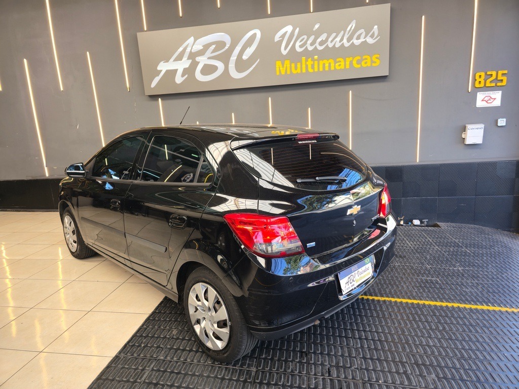 Chevrolet Onix Hatch LT 1.4 8V Flexpower 5P Aut. - foto 2