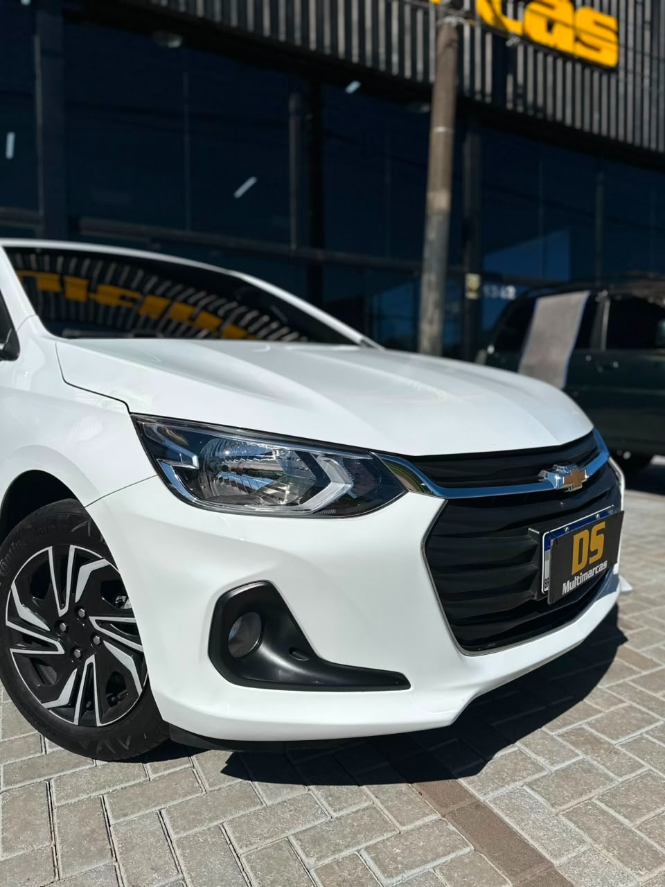 Chevrolet Onix Hatch LT 1.0 12V Flex 5P Mec. - foto 2
