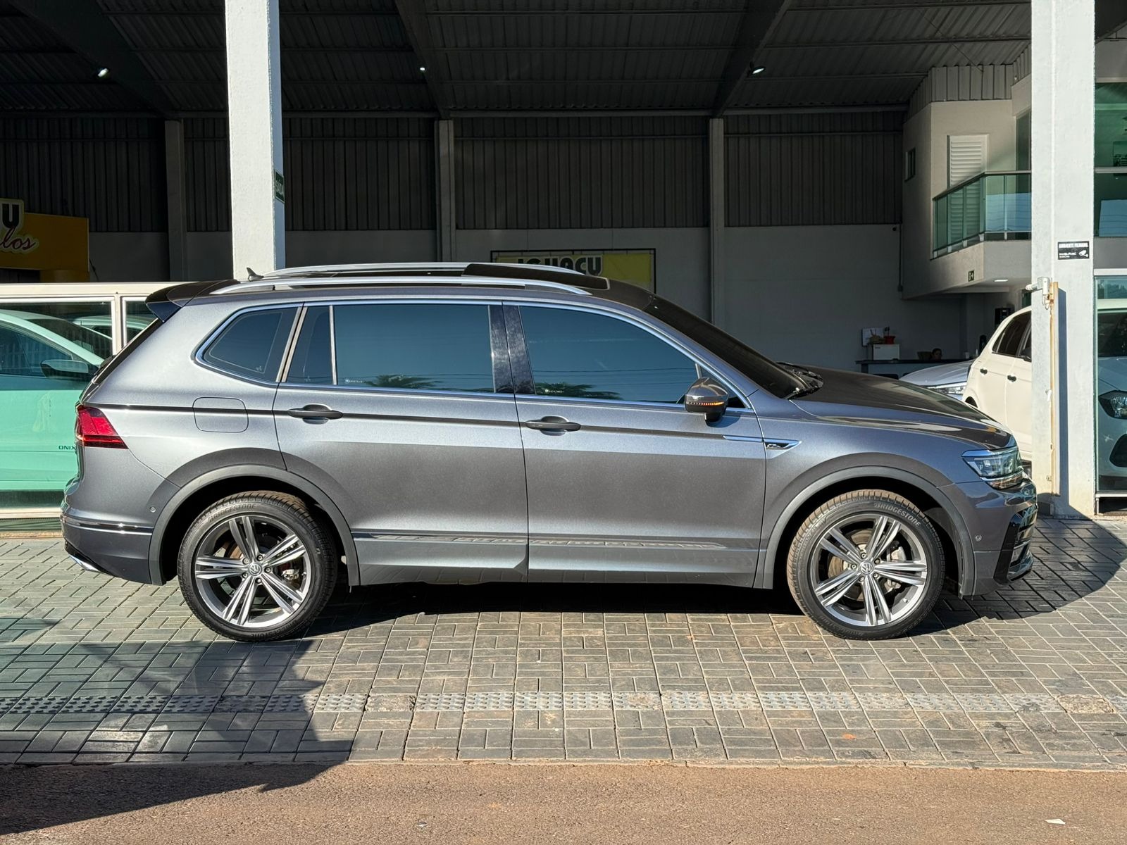 Volkswagen Tiguan Allspac R Line 350 TSI 2.0 4X4 - foto 4