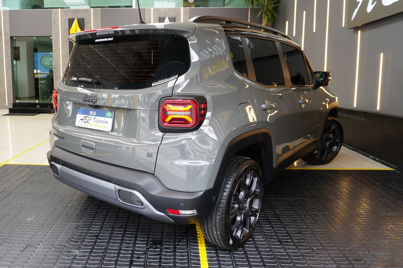 Jeep Renegade S T270 1.3 Tb 4X4 Flex Aut. - foto 11