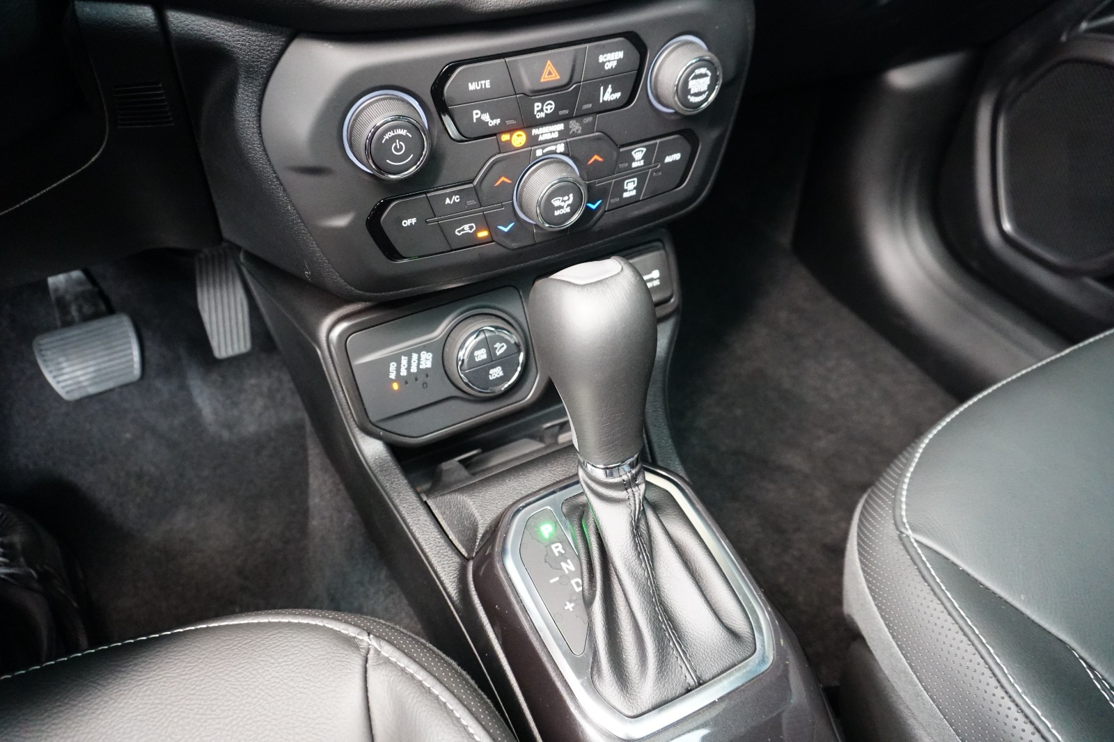 Jeep Renegade S T270 1.3 Tb 4X4 Flex Aut. - foto 15