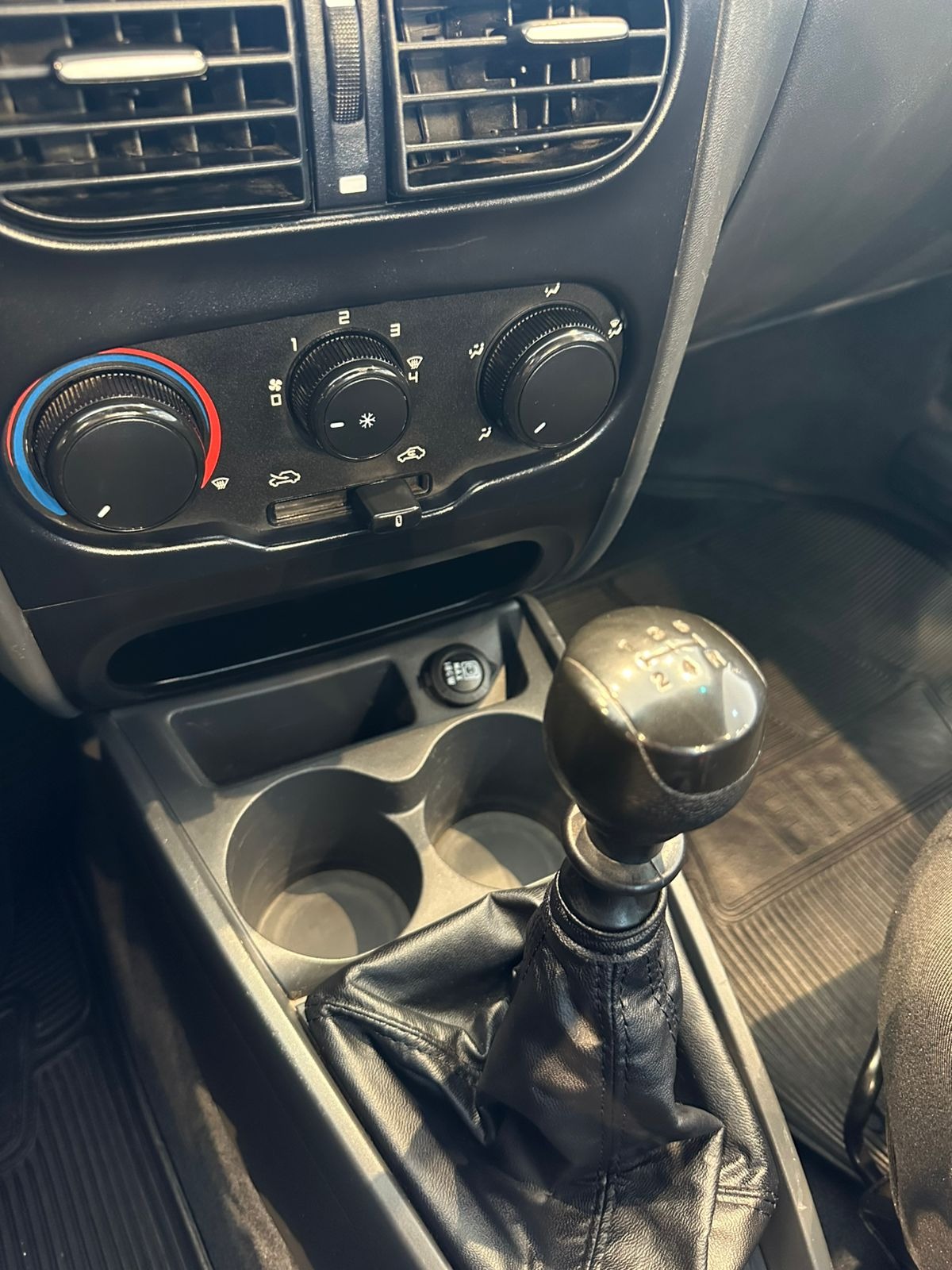 Fiat Strada Working Hard 1.4 Fire Flex 8V Cs - foto 8