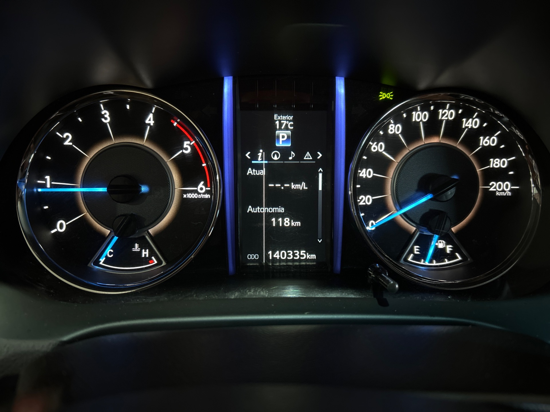 Toyota SW4 Srx Diamo. 4X4 2.8 Tb Die Aut. - foto 6