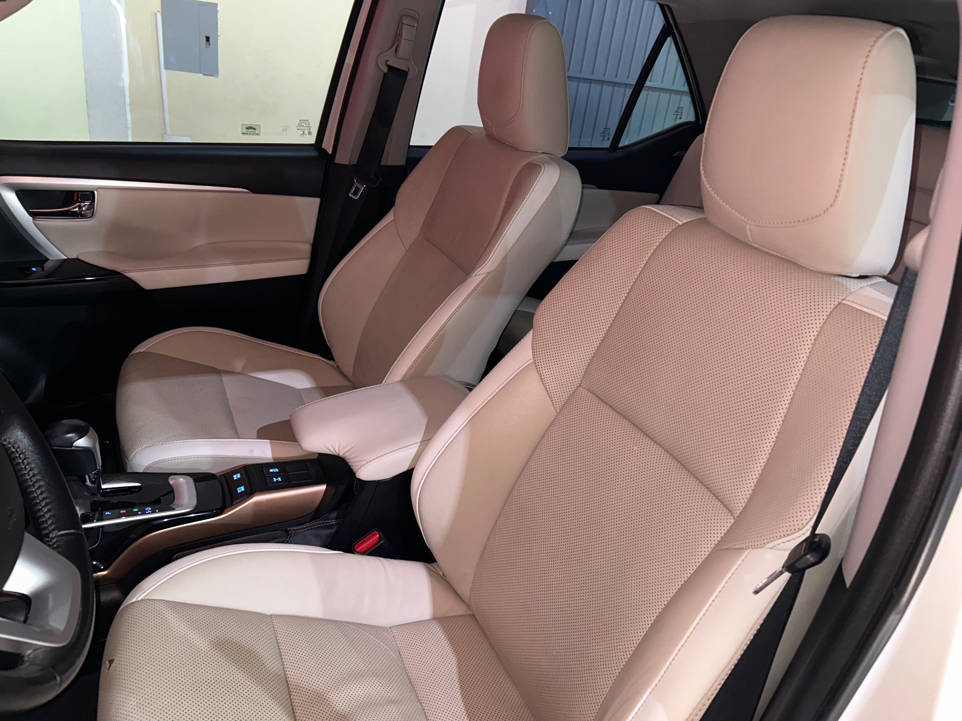 Toyota SW4 Srx Diamo. 4X4 2.8 Tb Die Aut. - foto 7