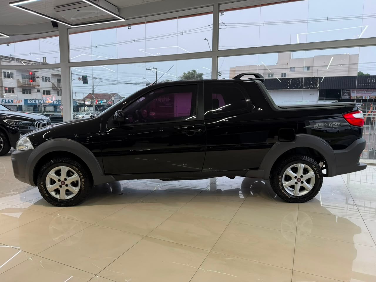 Fiat Strada Freedom 1.4 Flex 8V Cd - foto 5