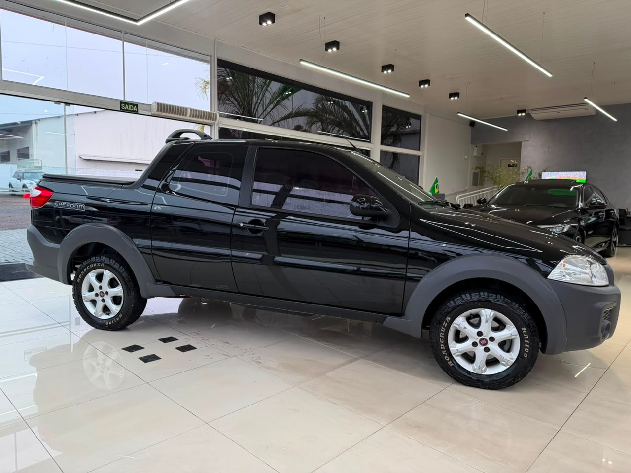 Fiat Strada Freedom 1.4 Flex 8V Cd - foto 10