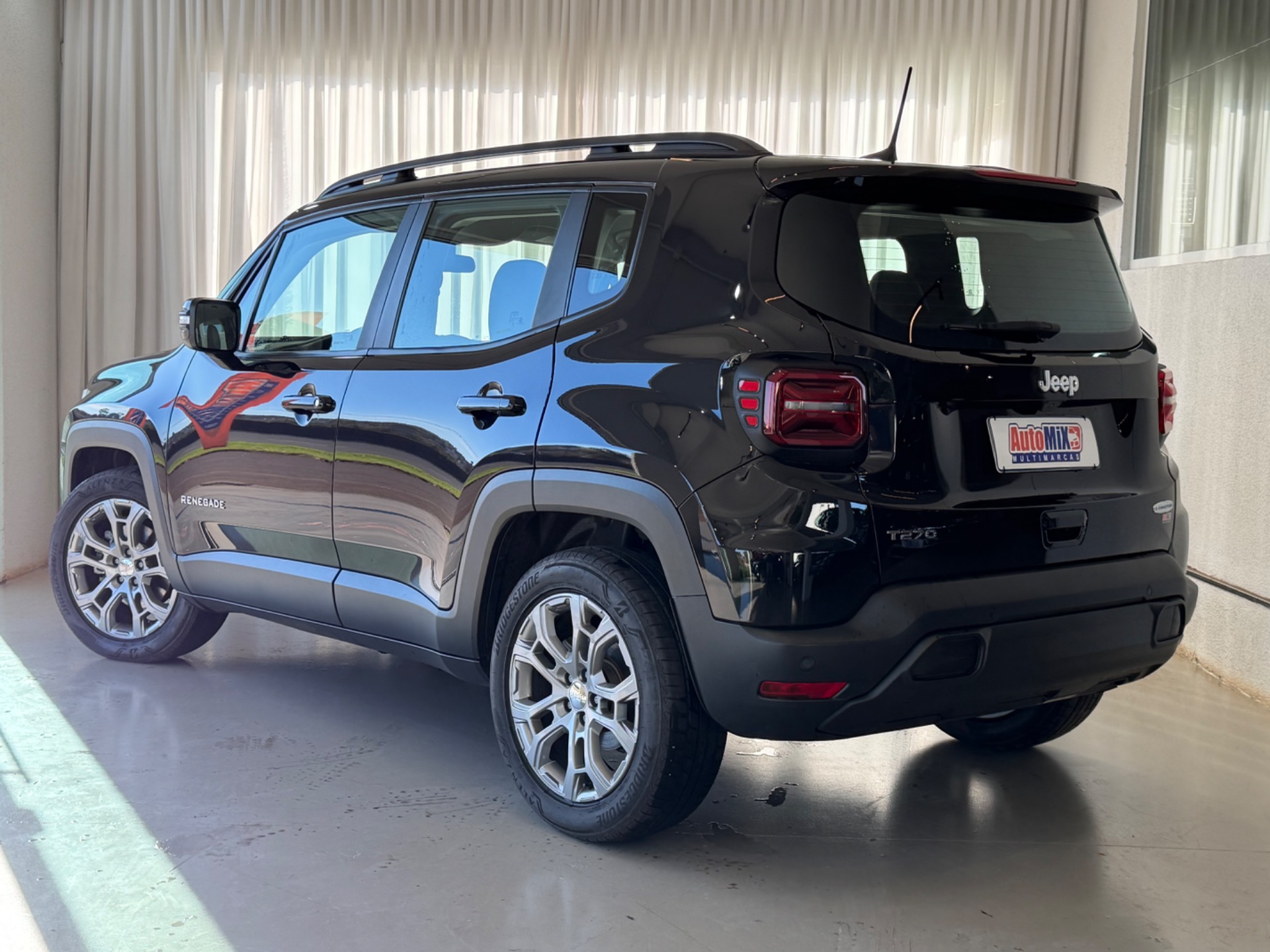 Jeep Renegade Long. T270 1.3 Tb 4X2 Flex Aut. - foto 4
