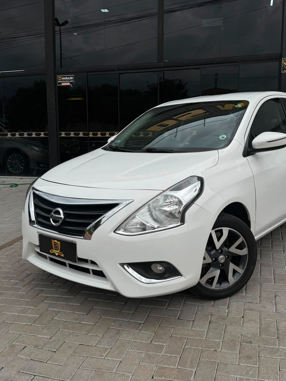 Nissan Versa Sl 1.6 16V Flex Fuel 4P Mec. - foto 2