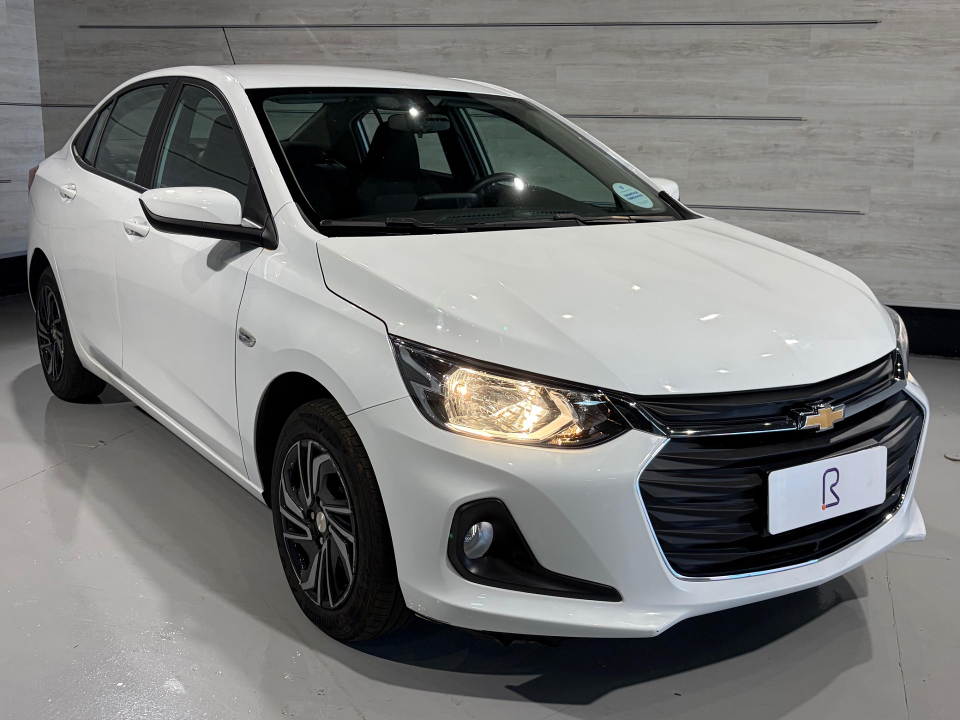 Chevrolet Onix Plus Sedan Plus LT 1.0 12V Flex 4P Mec. - foto 2