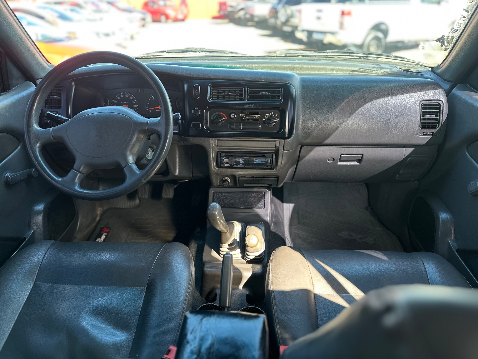 Mitsubishi L200 Gl 2.5 4X4 Cd Diesel - foto 8