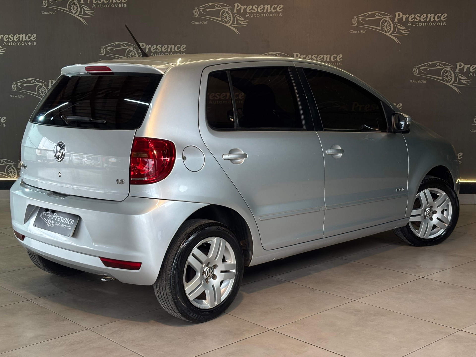 Volkswagen Fox 1.6 Mi Total Flex 8V 5P - foto 5