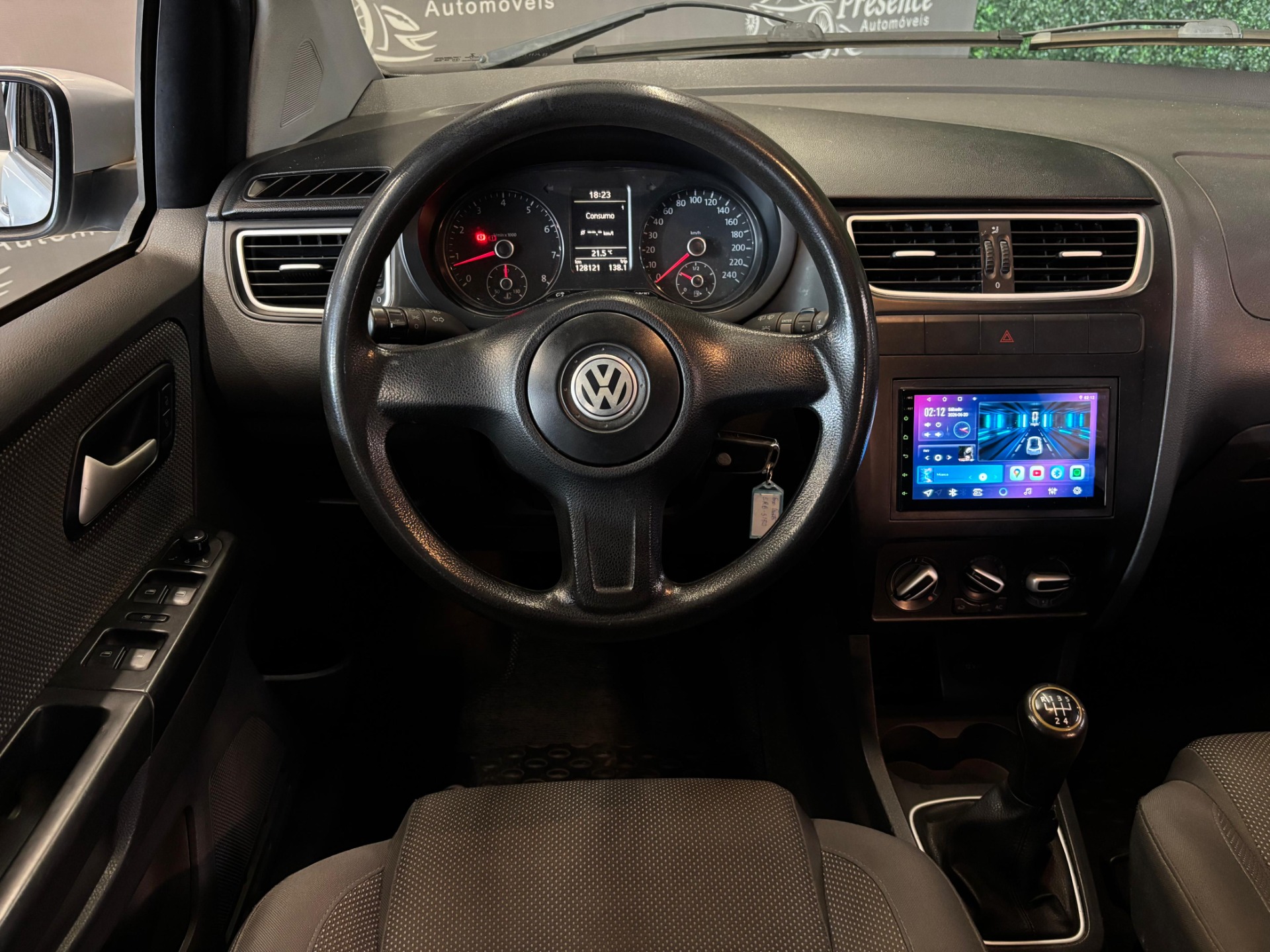 Volkswagen Fox 1.6 Mi Total Flex 8V 5P - foto 8