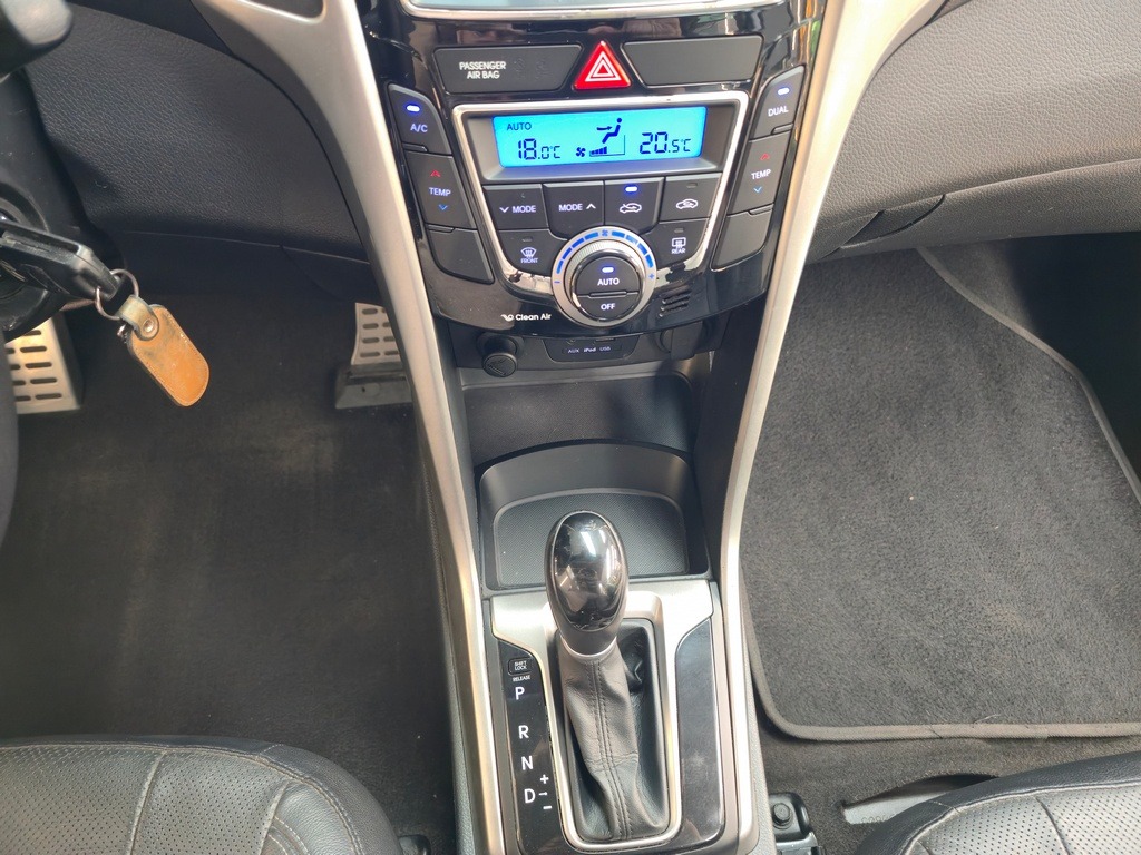 Hyundai i30 1.8 16V Aut. 5P - foto 13