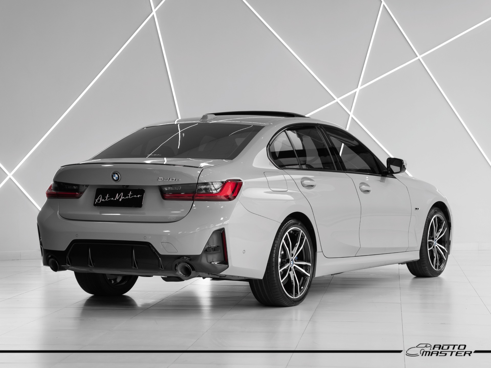 BMW 330e 2023
