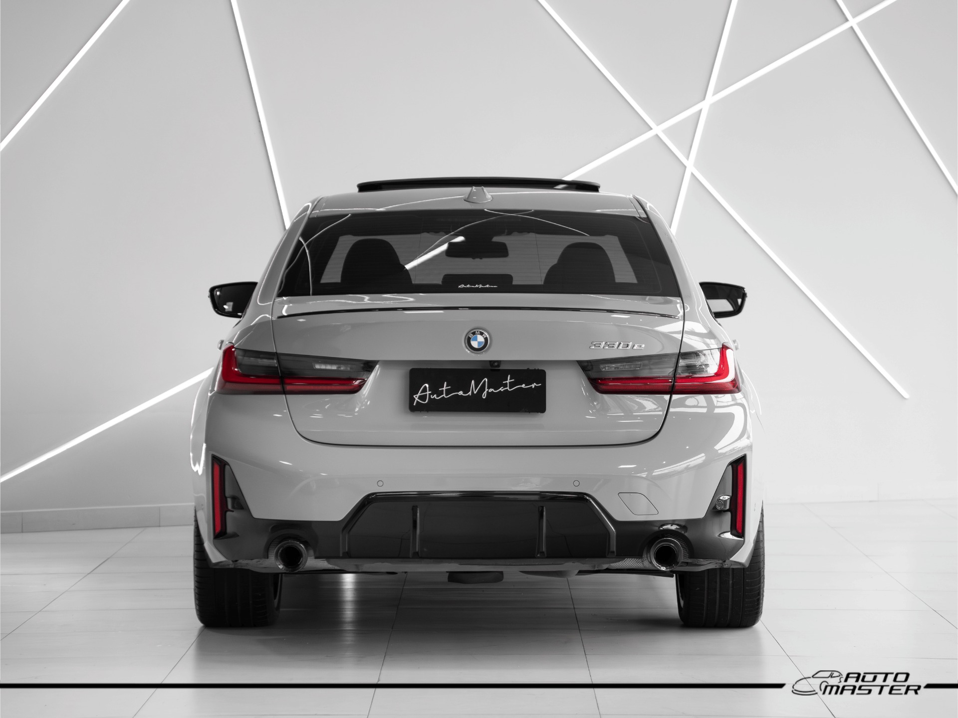 BMW 330e 2023