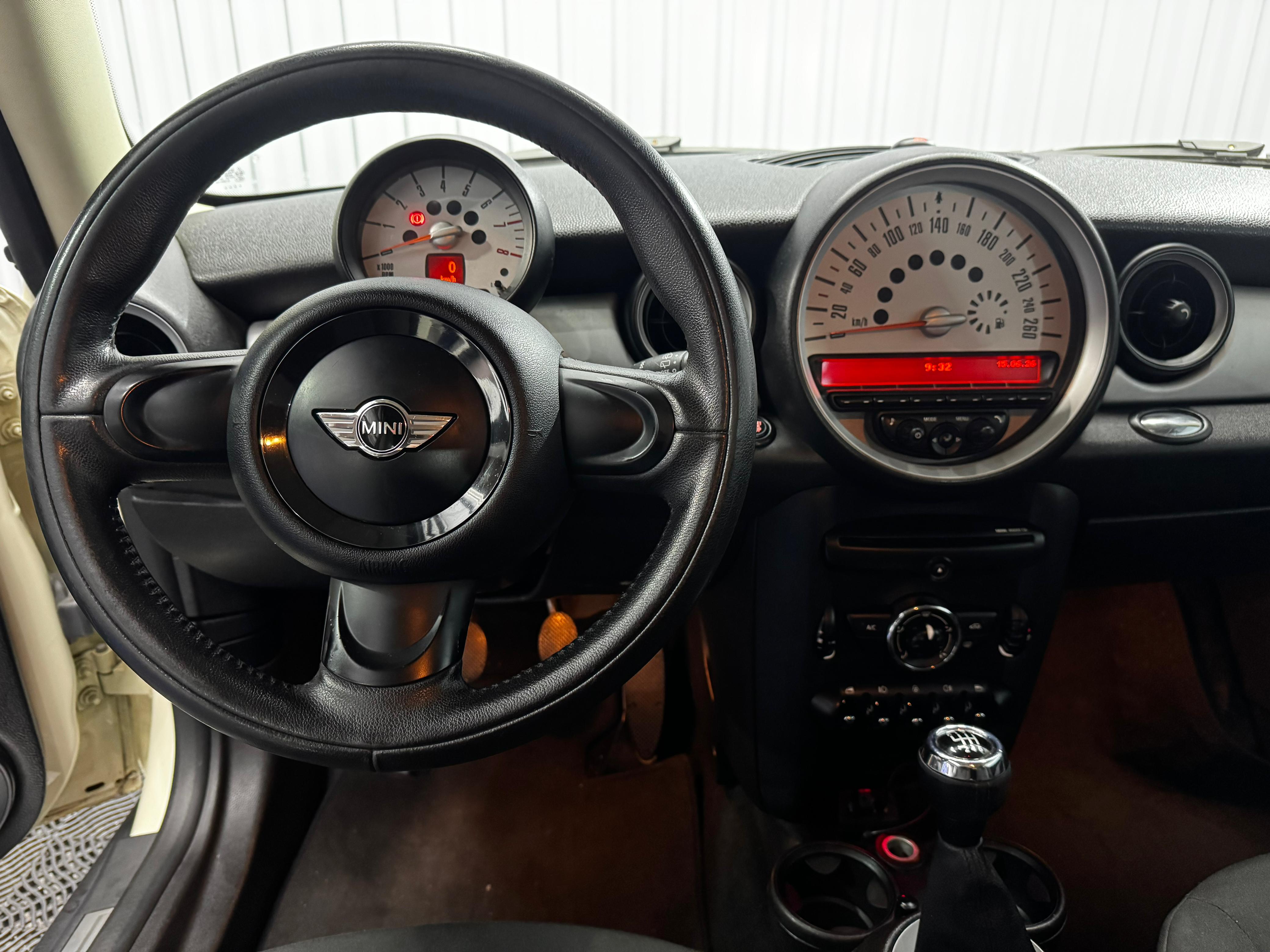 MINI ONE 1.6 Mec. - foto 9