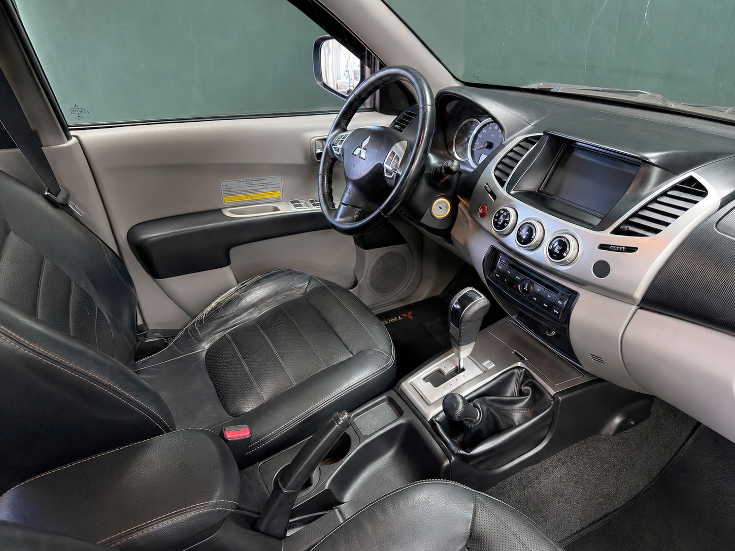 Mitsubishi L200 Triton Triton Hpe 3.2 Cd Tb Int.diesel Automático - foto 12