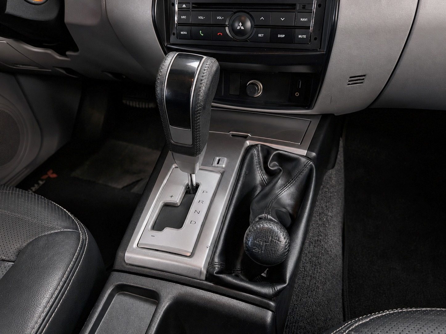 Mitsubishi L200 Triton Triton Hpe 3.2 Cd Tb Int.diesel Automático - foto 4