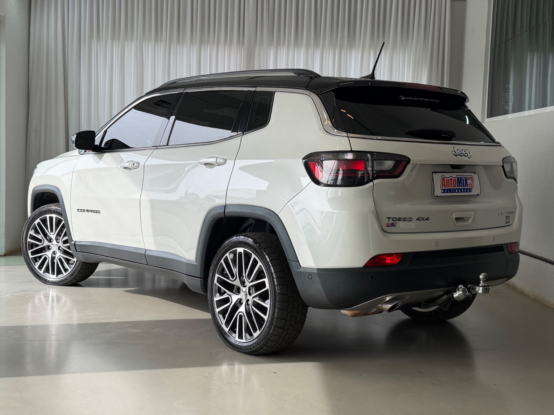 Jeep Compass Limited Td 350 2.0 4X4 Die. Aut. - foto 4