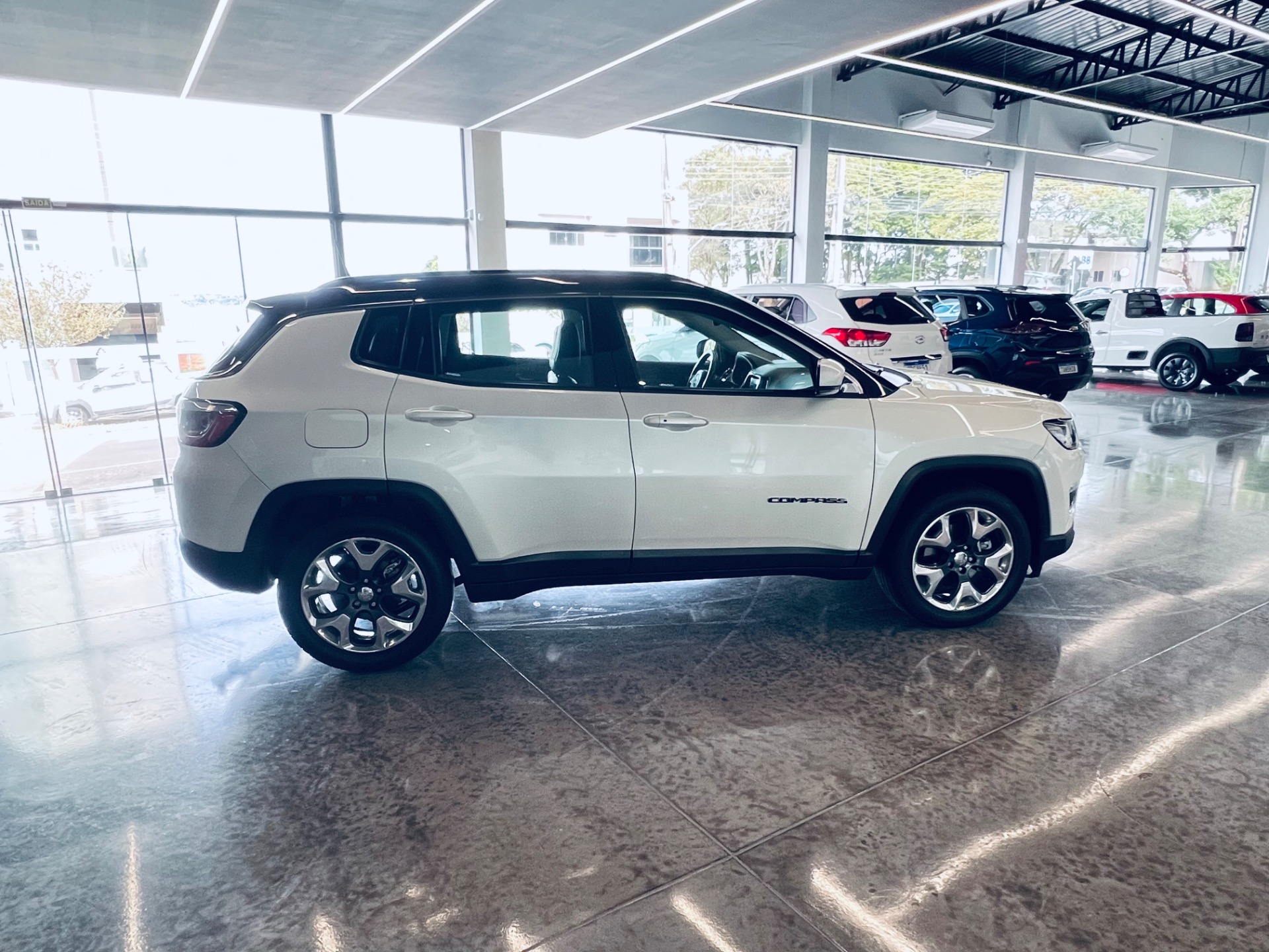 Jeep Compass Limited 2.0 4X2 Flex 16V Aut. - foto 4