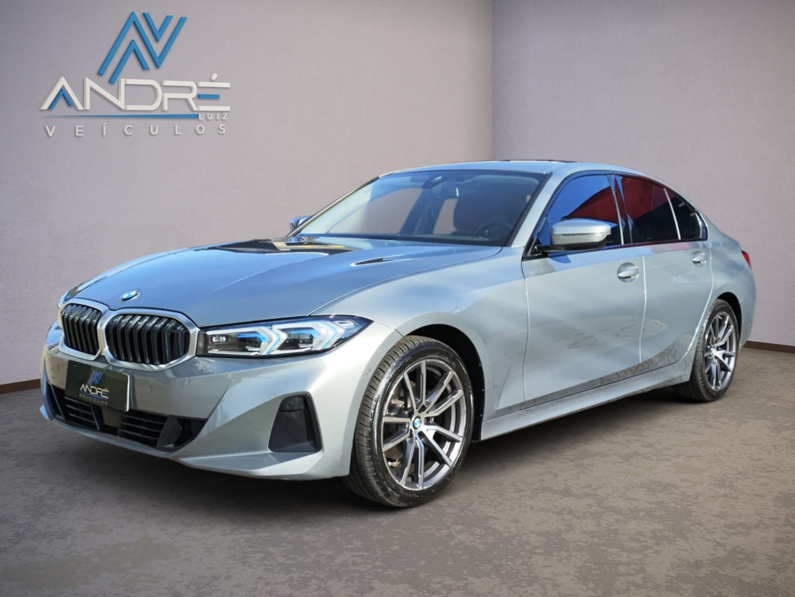 BMW 320i 2023 à venda