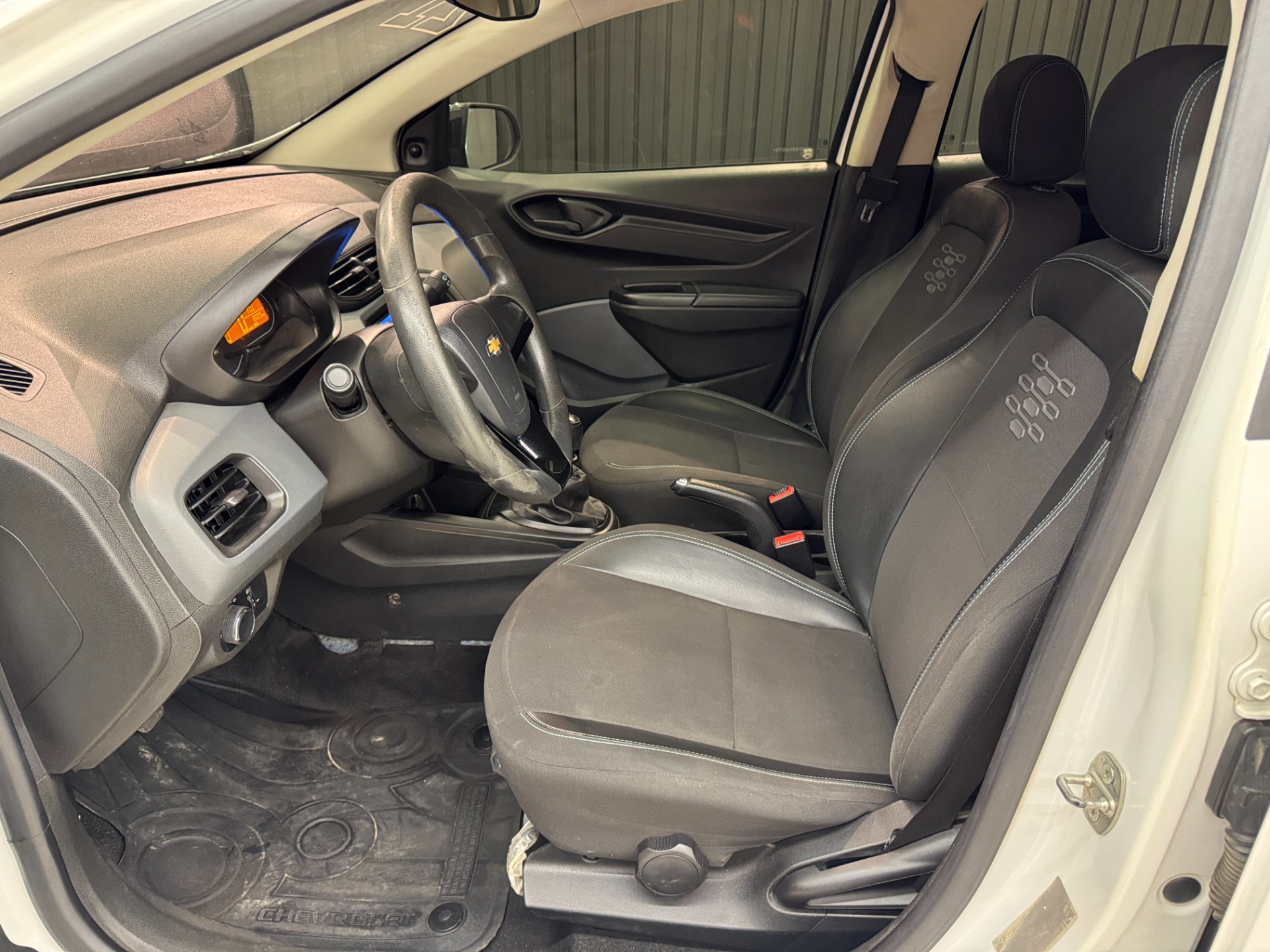 Chevrolet JOY Hatch 1.0 8V Black Edition Flex Mec. - foto 15