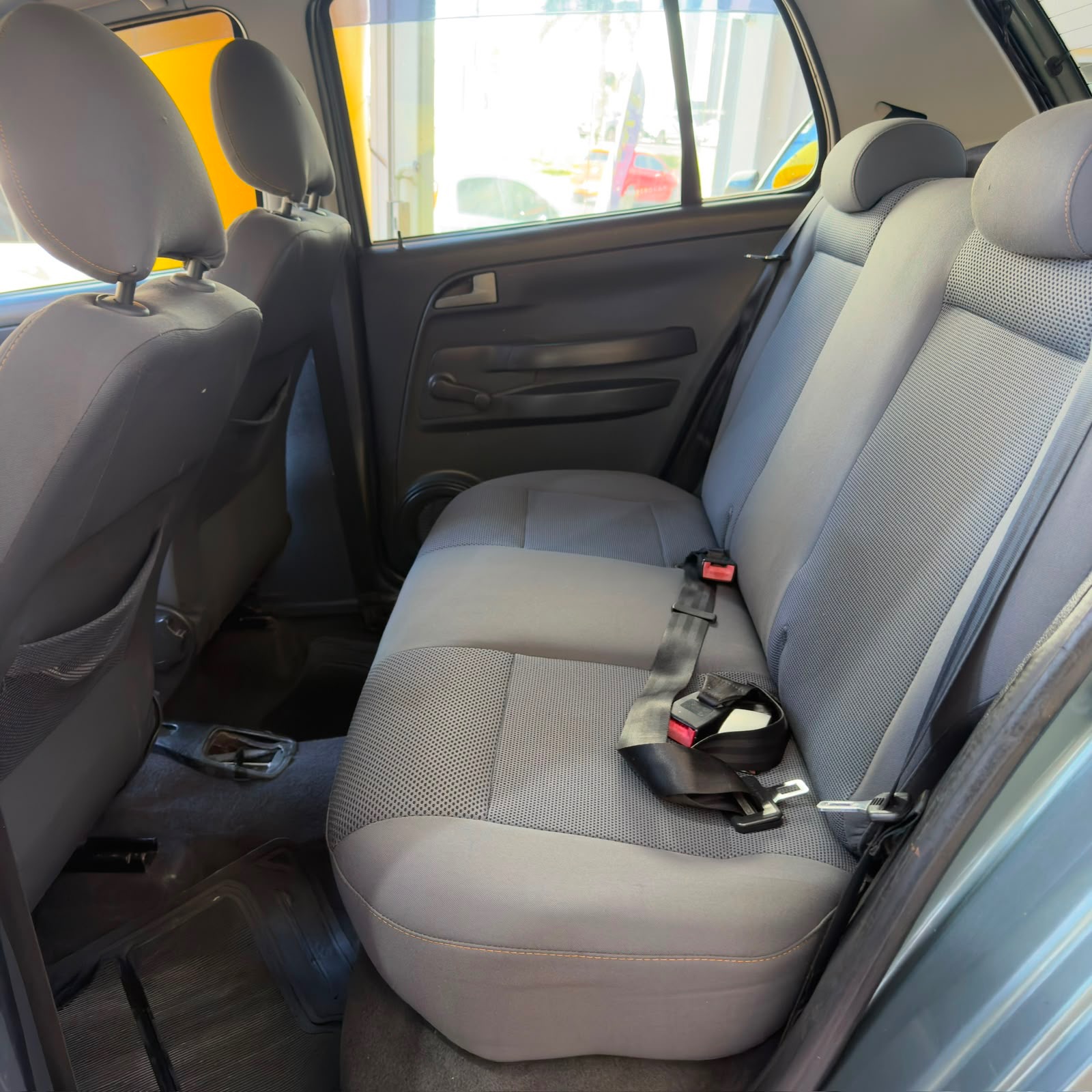 Volkswagen Fox 1.0 Mi Total Flex 8V 5P - foto 4