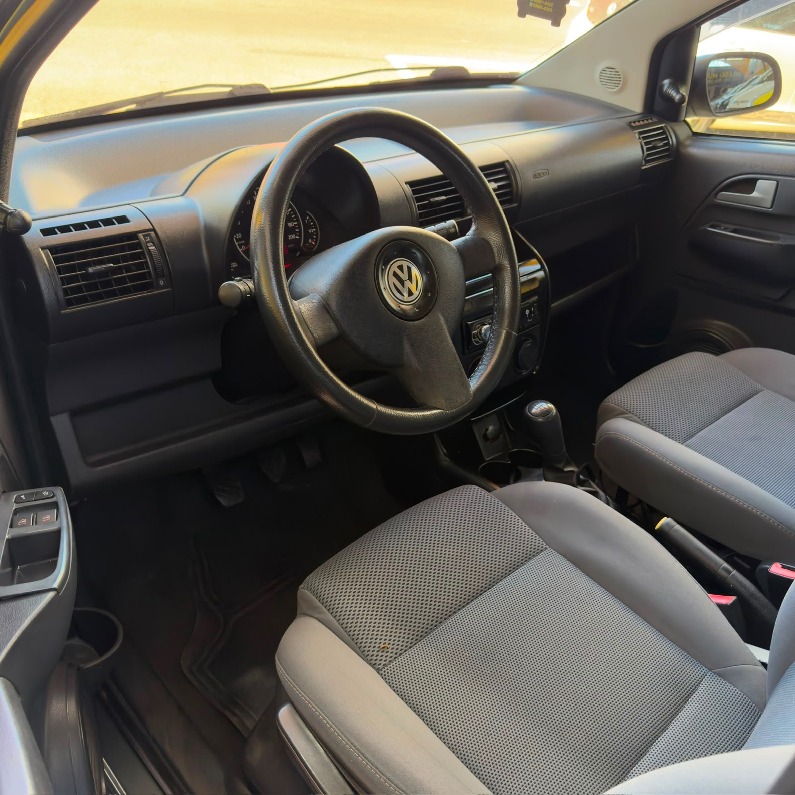 Volkswagen Fox 1.0 Mi Total Flex 8V 5P - foto 6