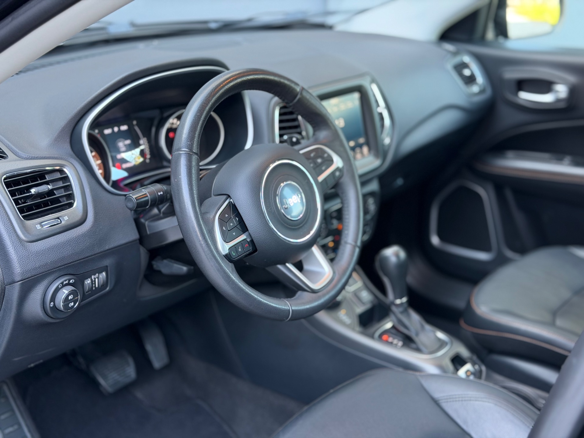 Jeep Compass Longitude 2.0 4X4 Dies. 16V Aut. - foto 8