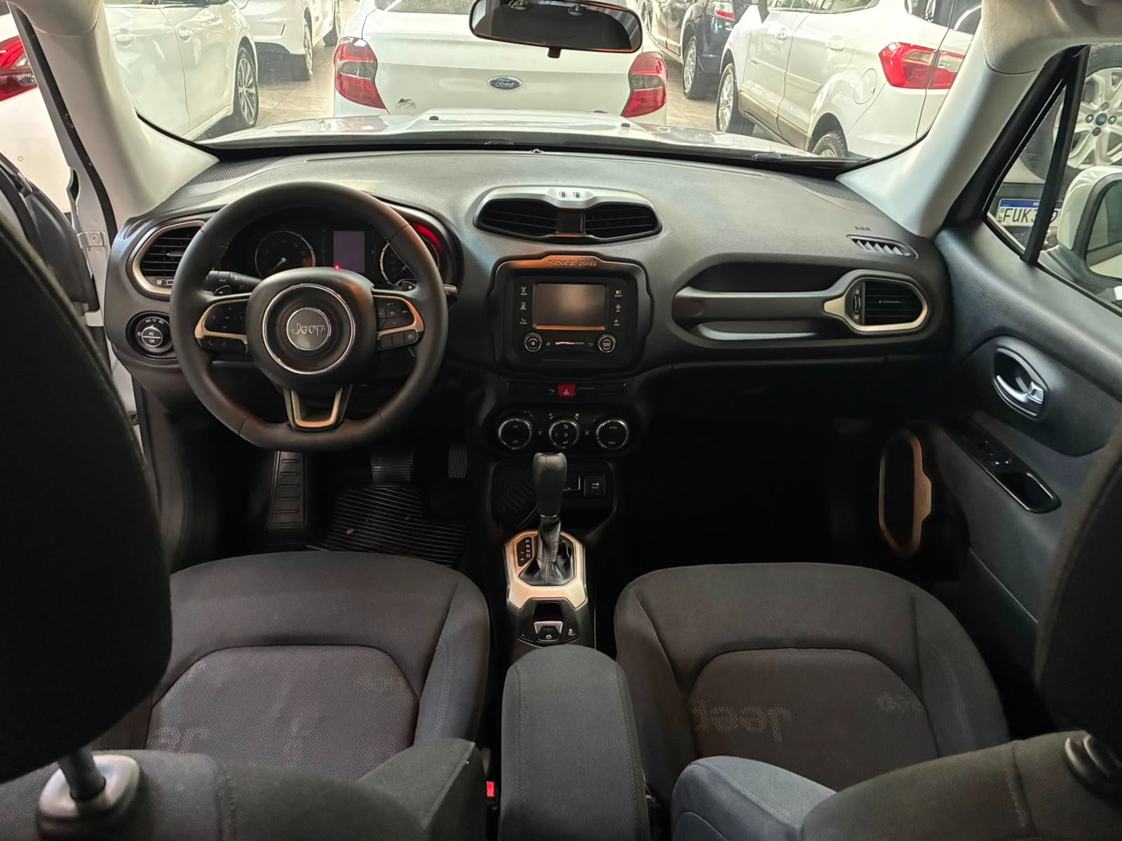 Jeep Renegade Longitude 1.8 4X2 Flex 16V Aut. - foto 8