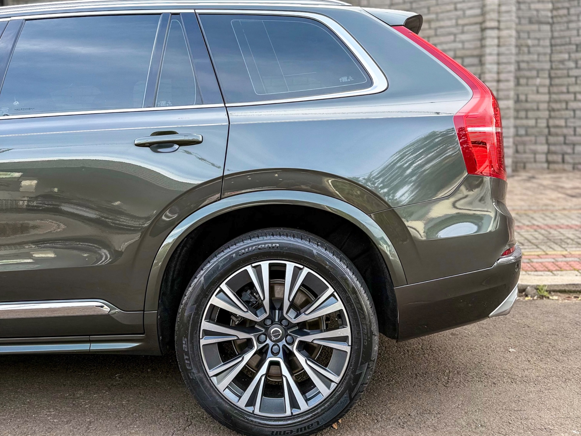 Volvo XC90 90 T 8 Momentum 2.0 (híbrido) - foto 15