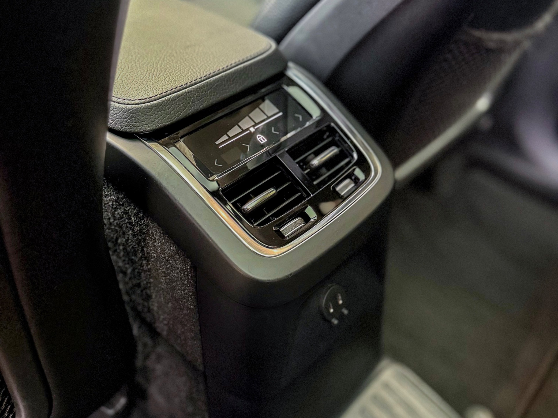 Volvo XC90 90 T 8 Momentum 2.0 (híbrido) - foto 11