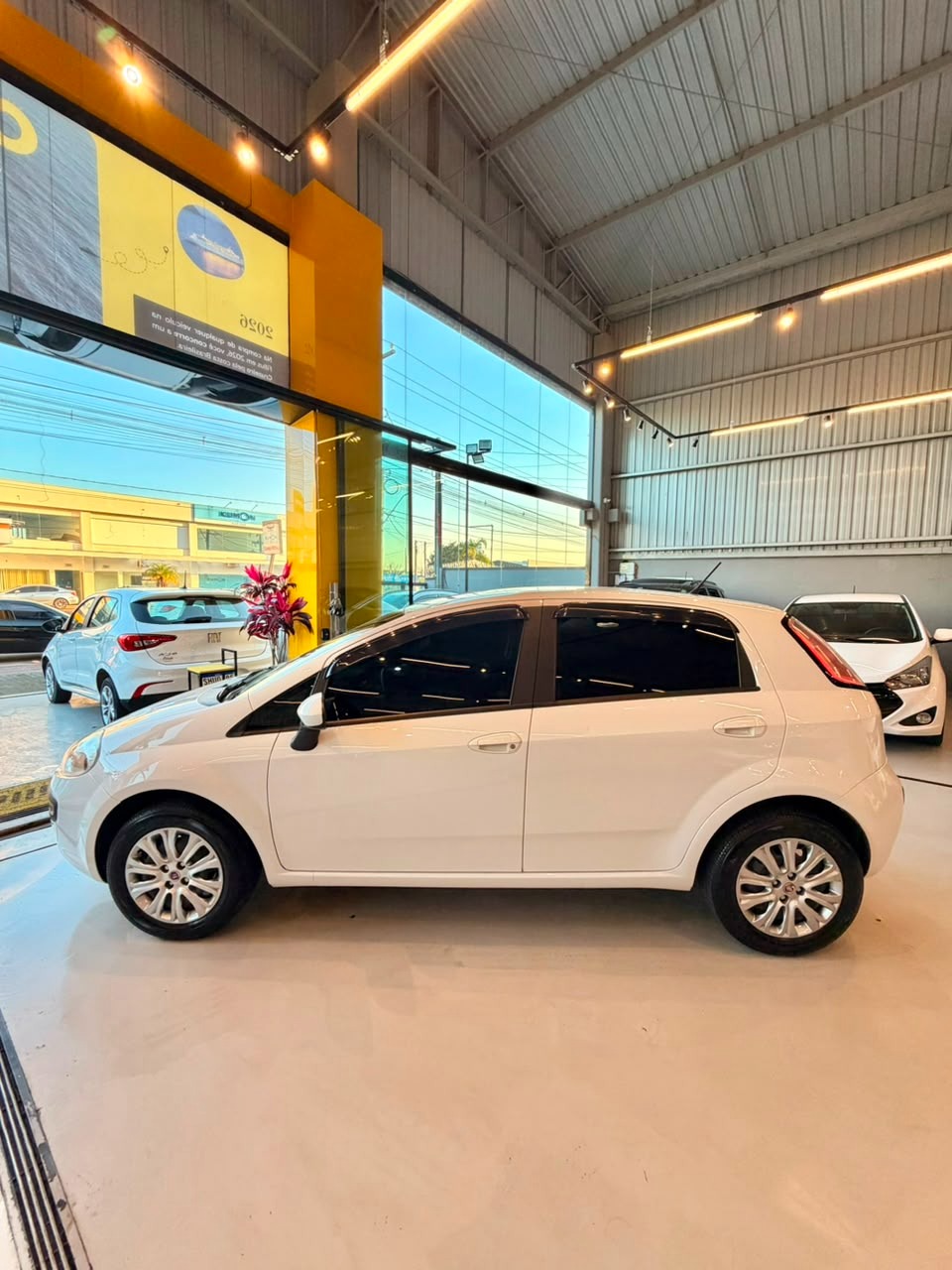 Fiat Punto Attractive 1.4 Fire Flex 8V 5P - foto 8