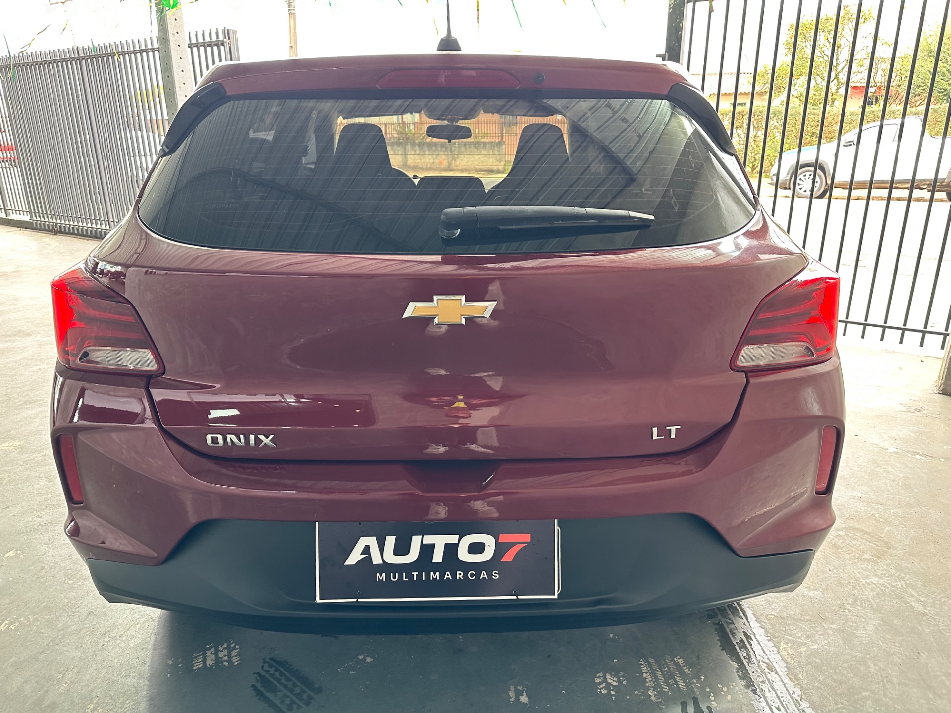Chevrolet Onix Hatch LT 1.0 12V Flex 5P Mec. - foto 4