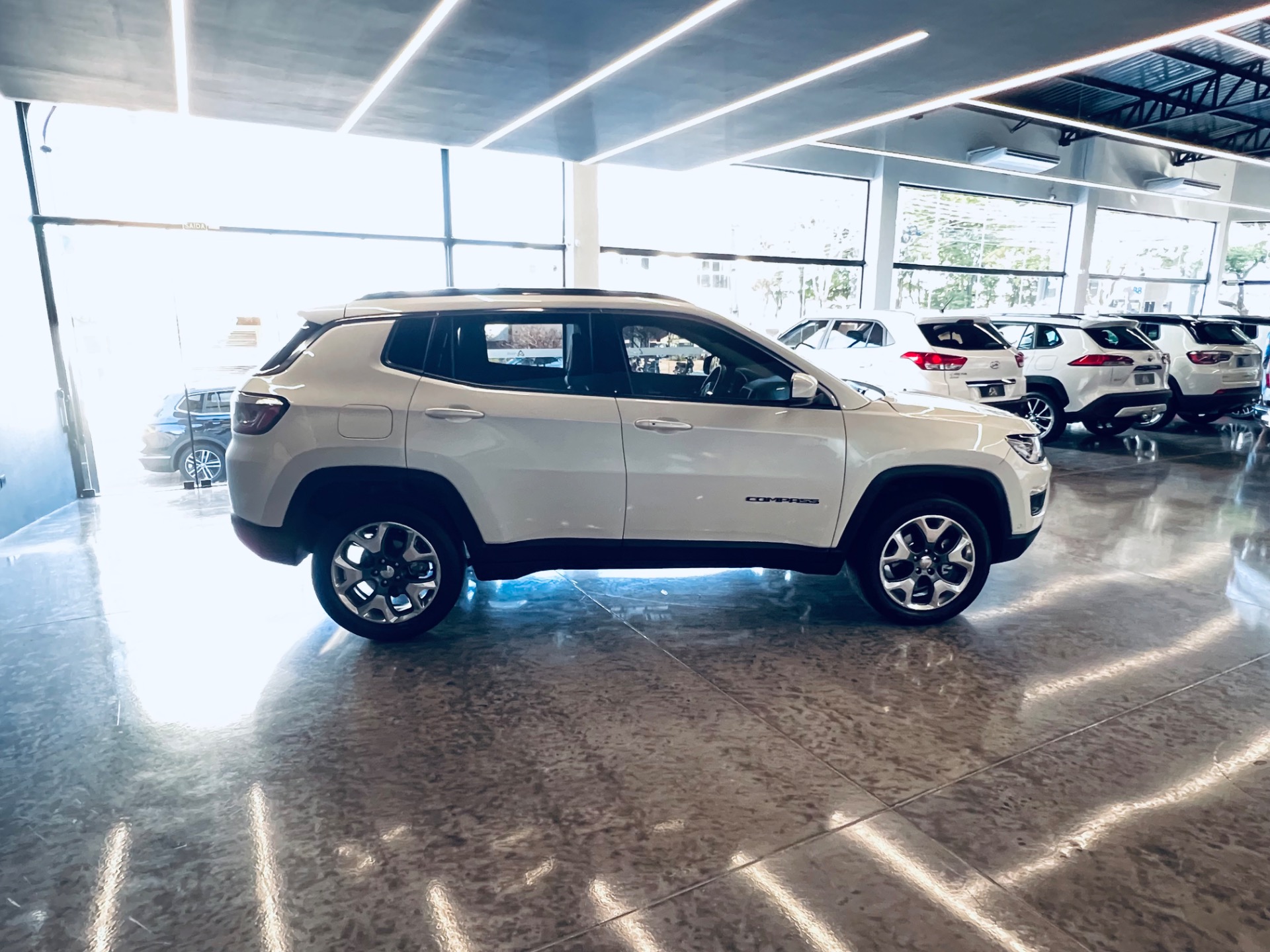 Jeep Compass Longitude 2.0 4X4 Dies. 16V Aut. - foto 4