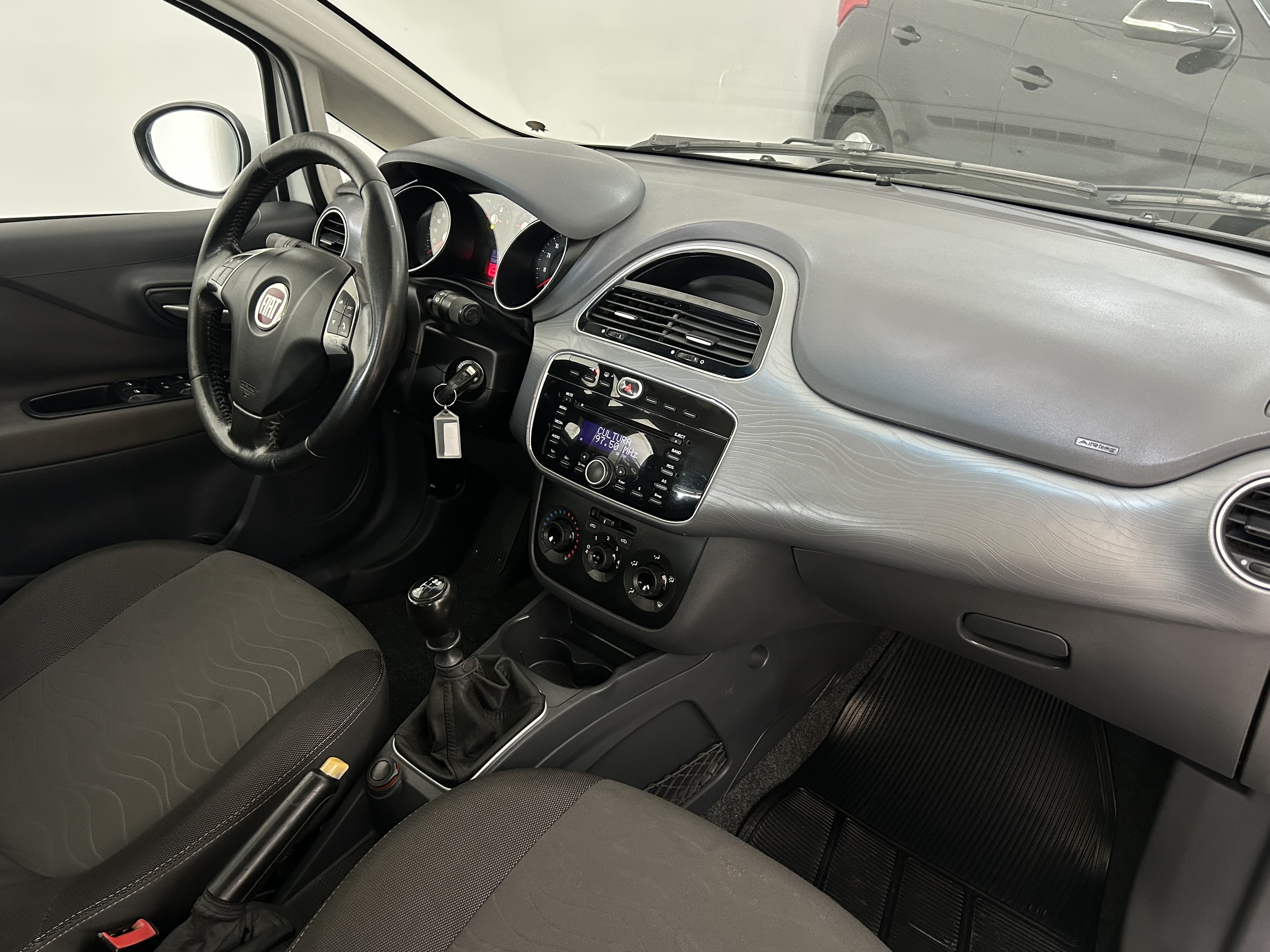 Fiat Punto Essence 1.6 Flex 16V 5P - foto 9