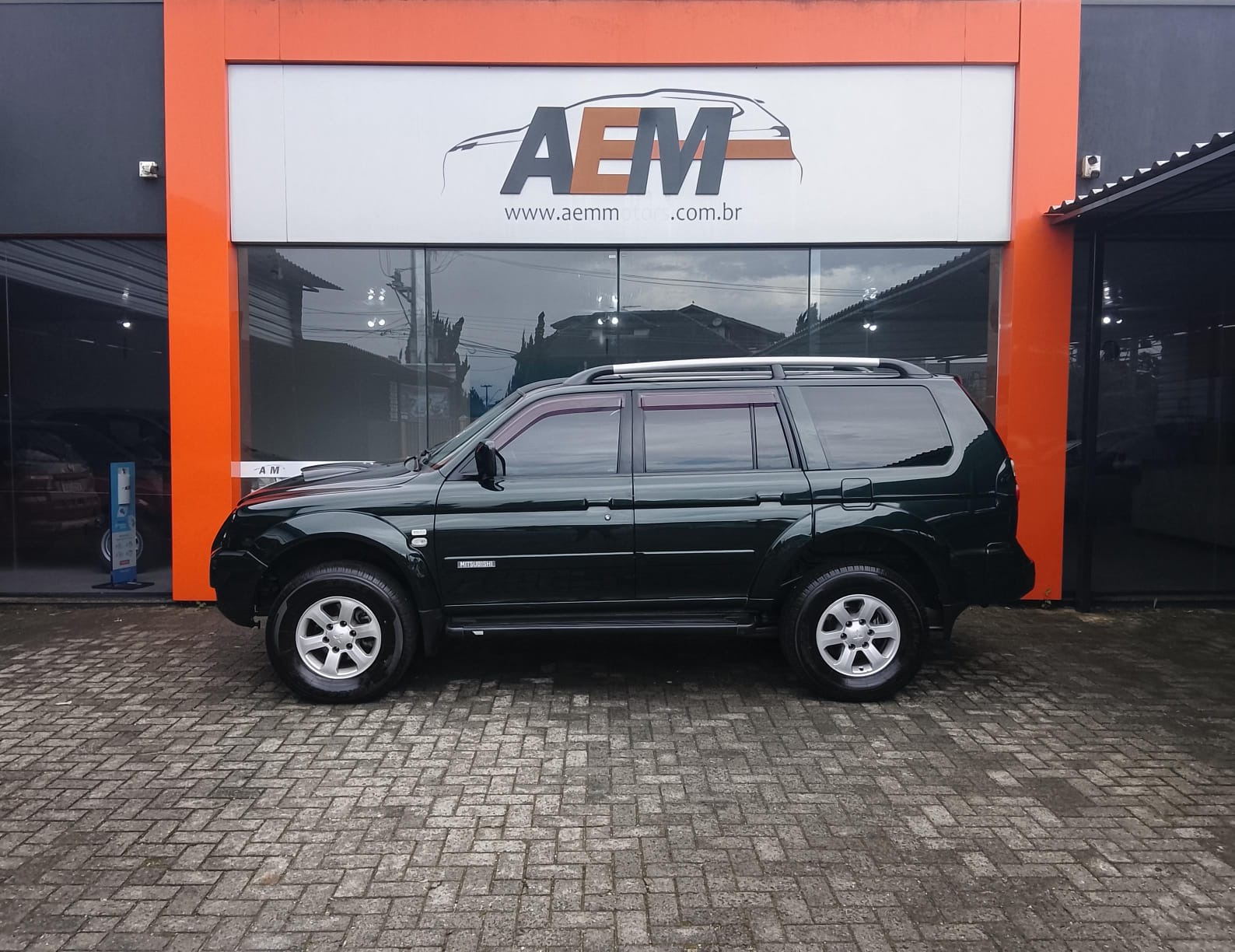 Mitsubishi Pajero Sport Sport Hpe 2.5 4X4 Diesel Aut. - foto 4