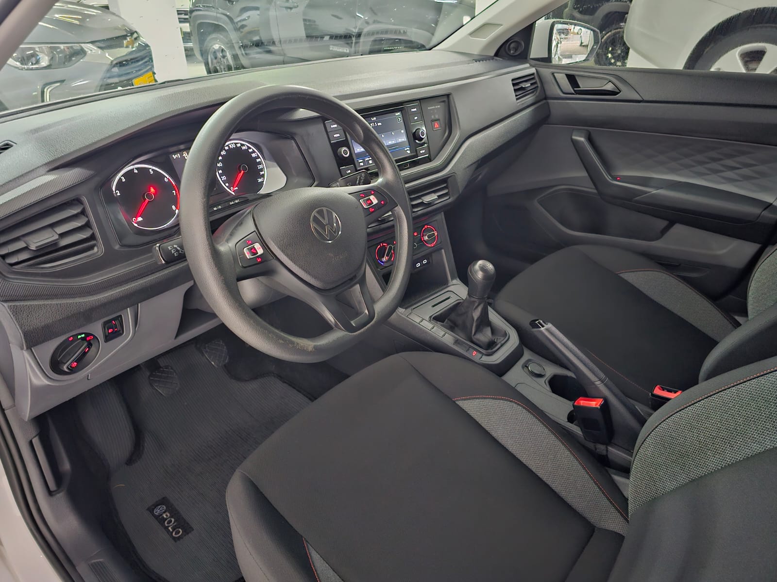 Volkswagen Polo 1.0 MPI Flex 12V 5P - foto 8