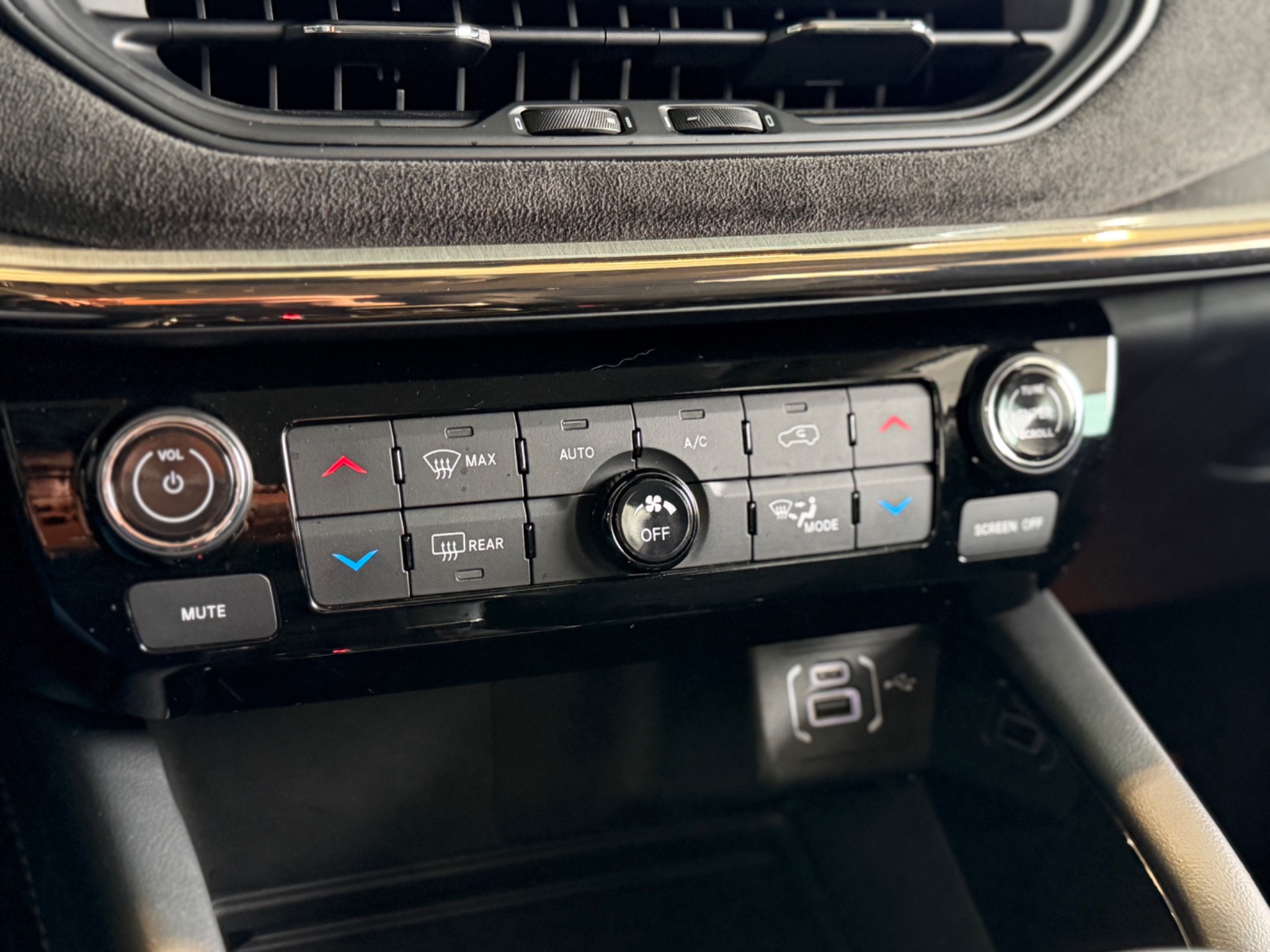 Jeep Commander Limited T270 1.3 Tb Flex Aut. - foto 14