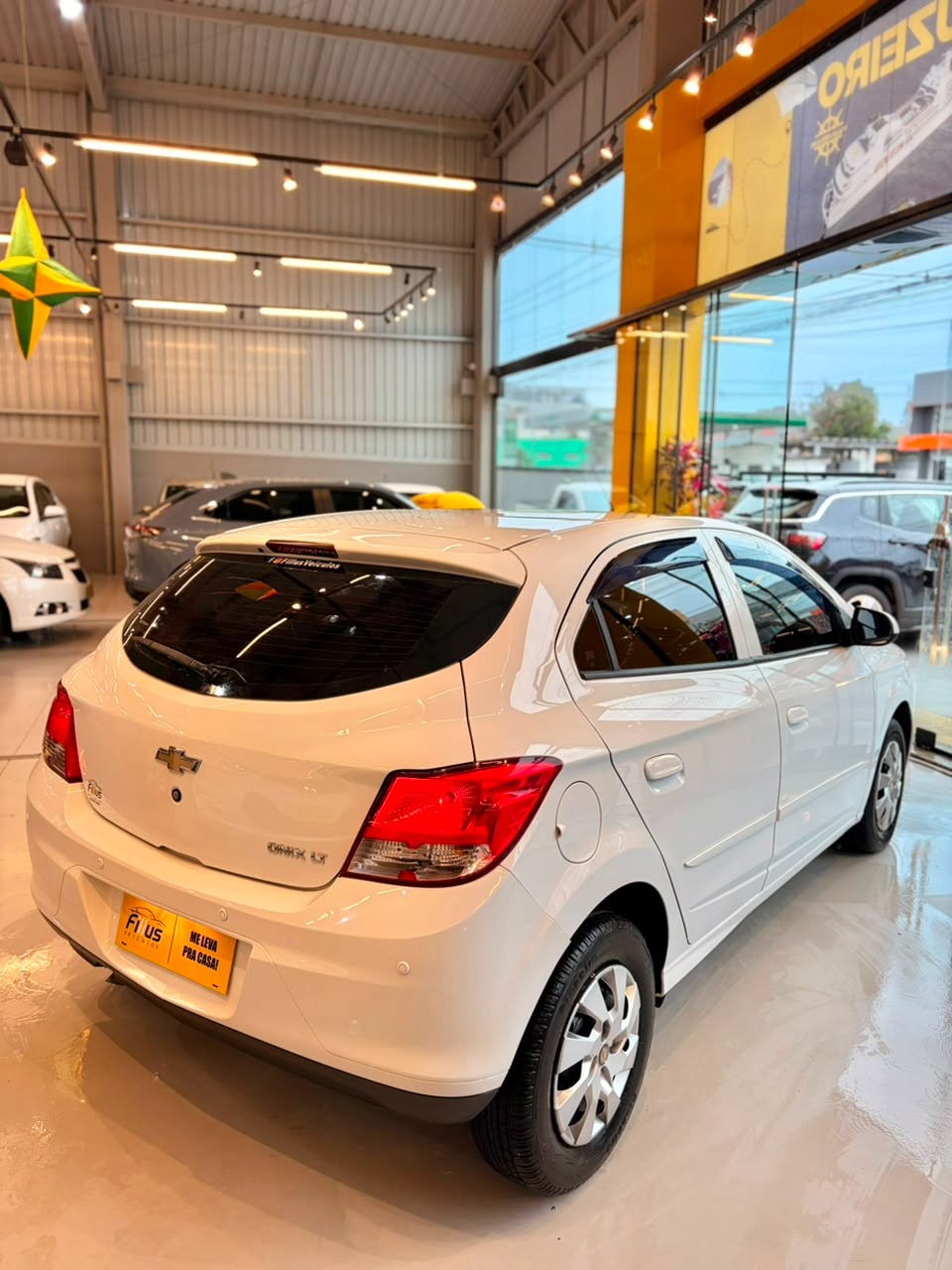 Chevrolet Onix Hatch LT 1.0 8V Flexpower 5P Mec. - foto 14