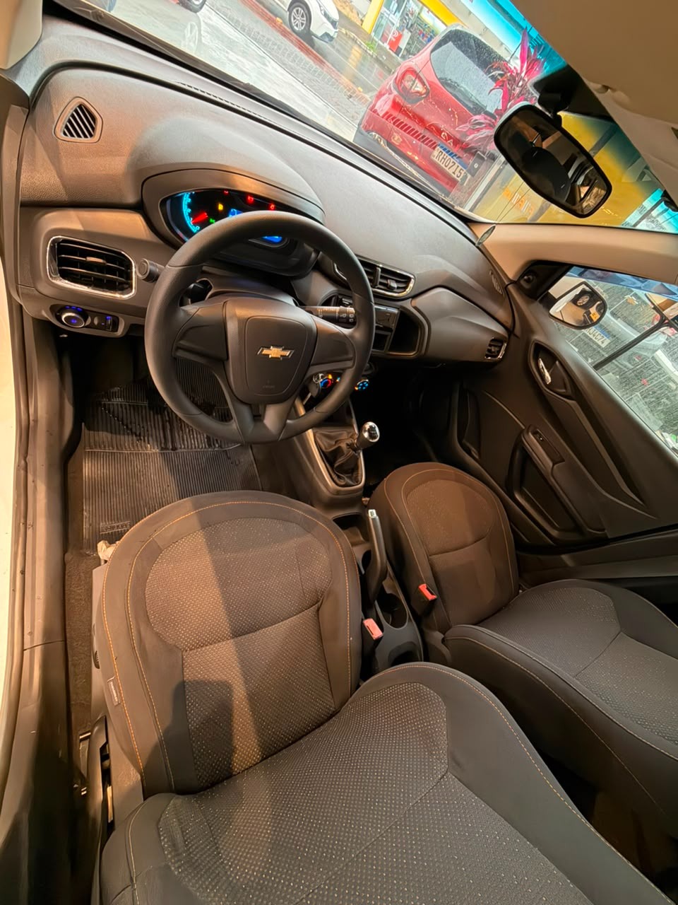 Chevrolet Onix Hatch LT 1.0 8V Flexpower 5P Mec. - foto 18
