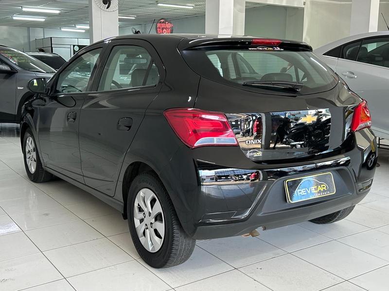 Chevrolet Onix Hatch LT 1.0 8V Flexpower 5P Mec. - foto 4