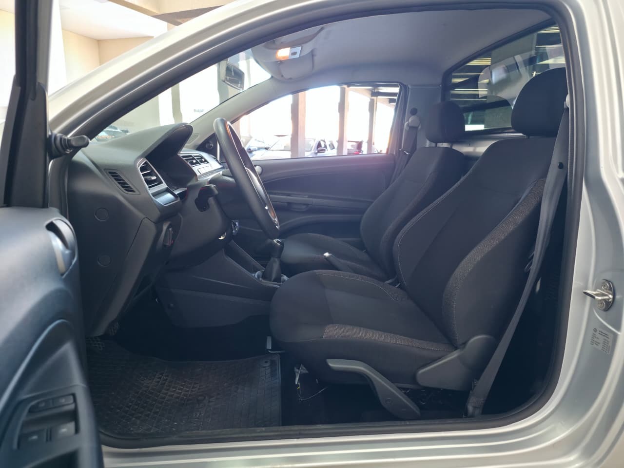 Volkswagen Saveiro Robust 1.6 Total Flex 16V - foto 12