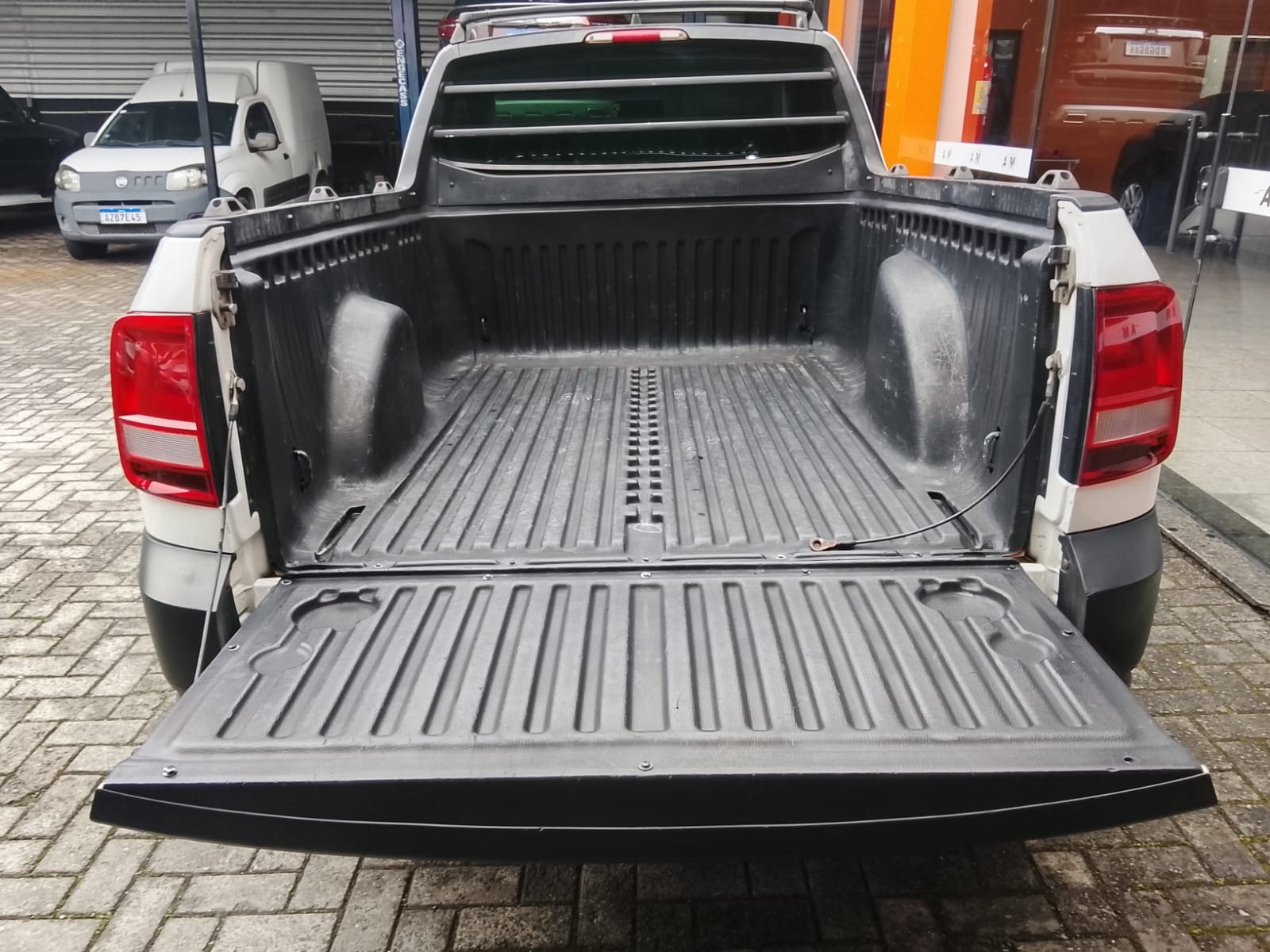 Volkswagen Saveiro Robust 1.6 Total Flex 8V - foto 15
