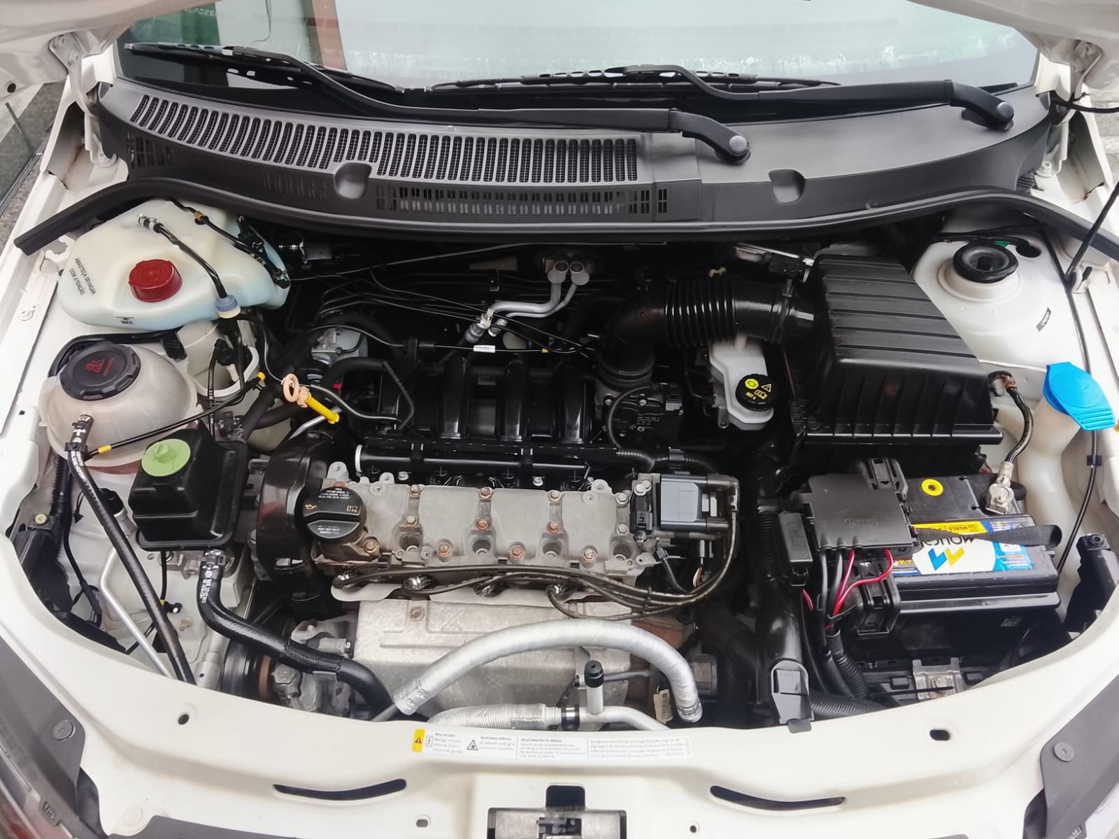Volkswagen Saveiro Robust 1.6 Total Flex 8V - foto 16