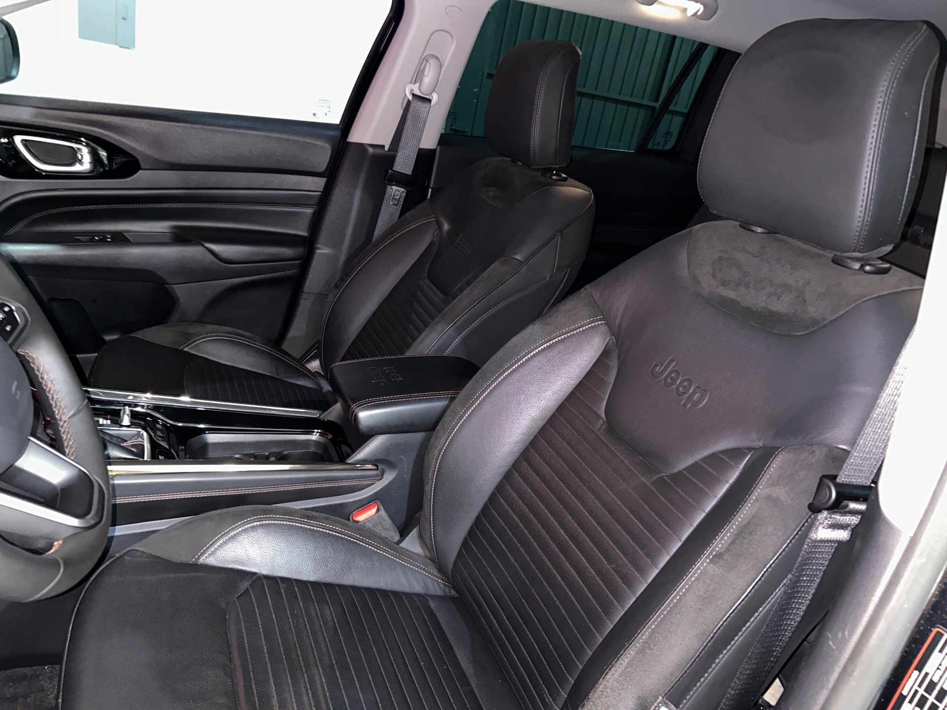Jeep Commander Limited Td380 2.0 4X4 Die.aut. - foto 7
