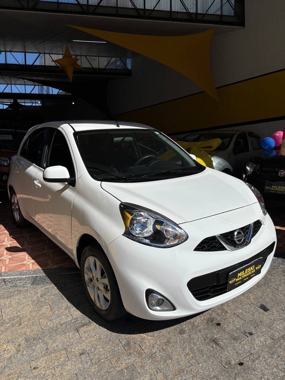 Nissan March Sv 1.6 16V Flexstart 5P Mec. - foto 2